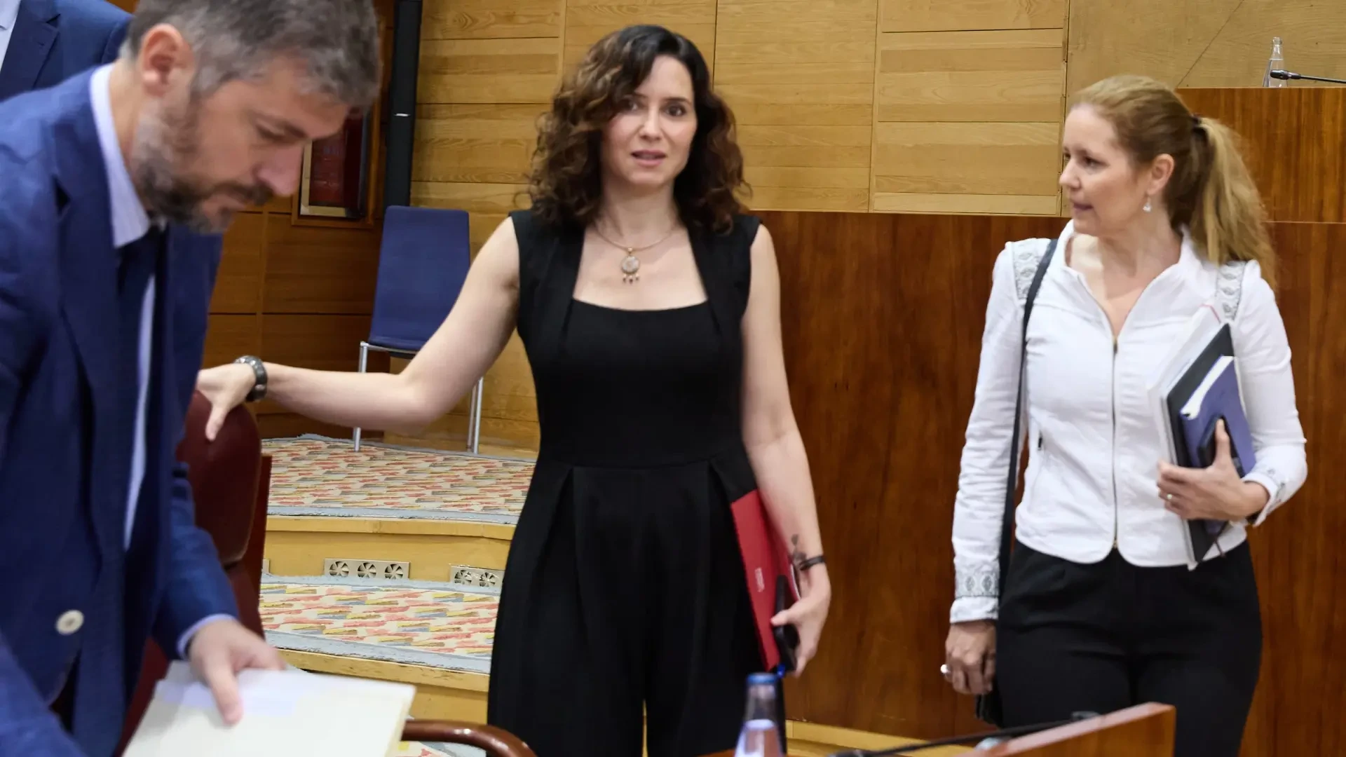 Ayuso defiende la reagrupación para que 