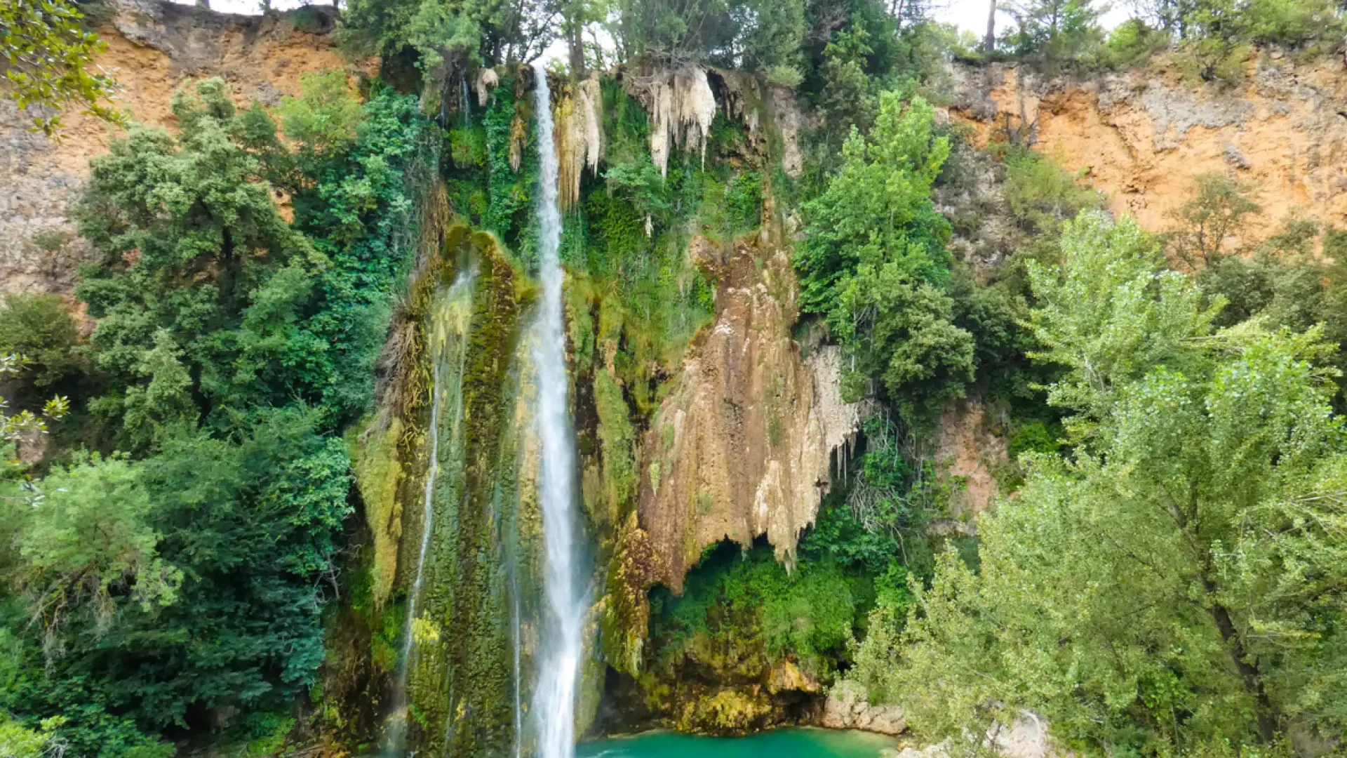 Parece Bali, pero está en Francia: la espectacular cascada que se esconde en un paraíso natural