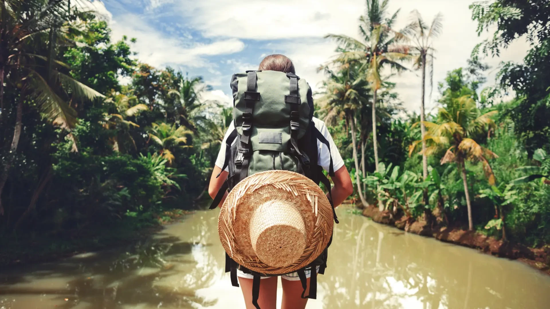Un viajero que ha recorrido en solitario más de 100 países aconseja cómo hacer amigos de vacaciones: 