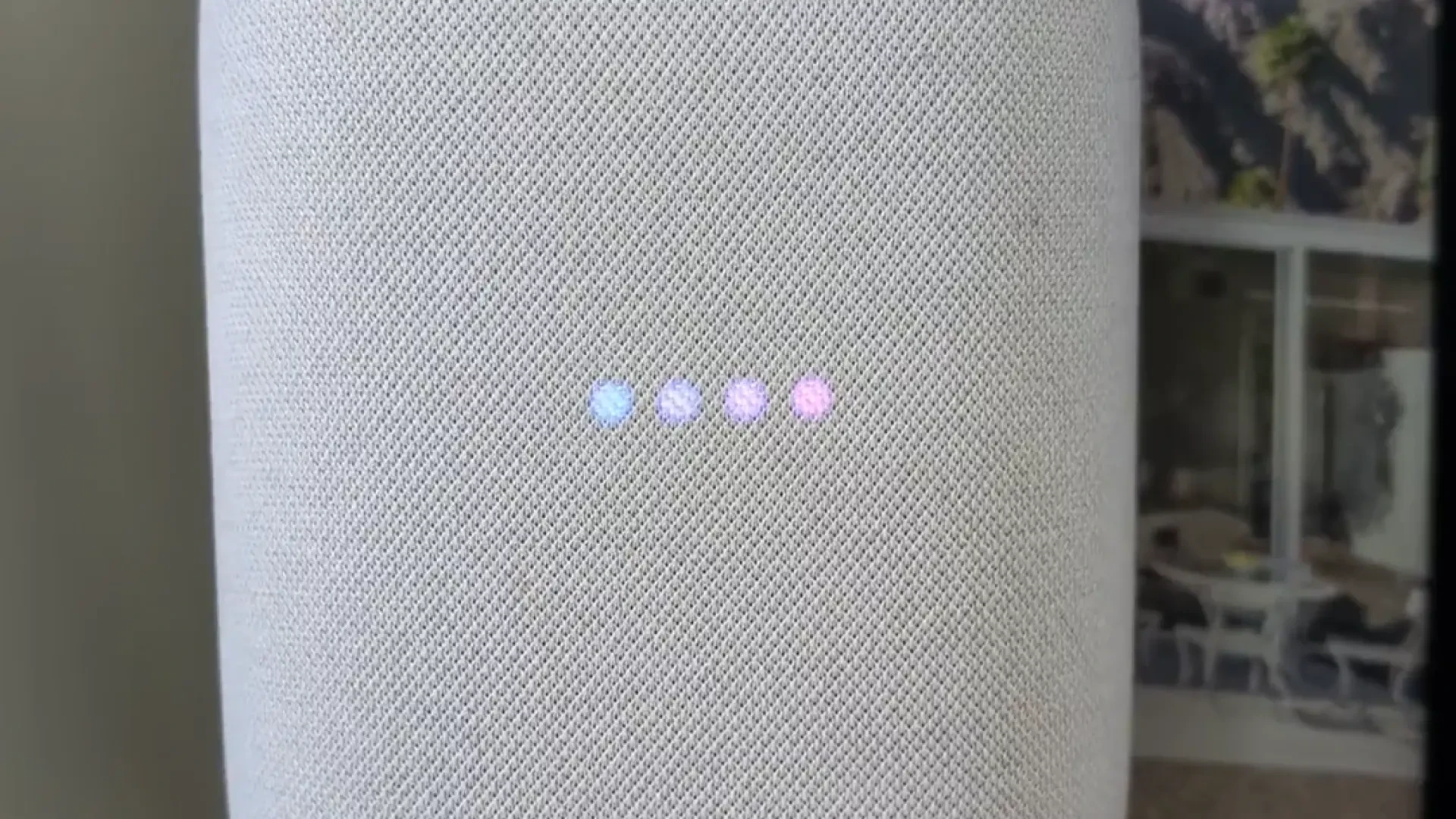 Si tienes un altavoz Google Nest, esto te interesa: están apareciendo nuevas luces y este es su significado