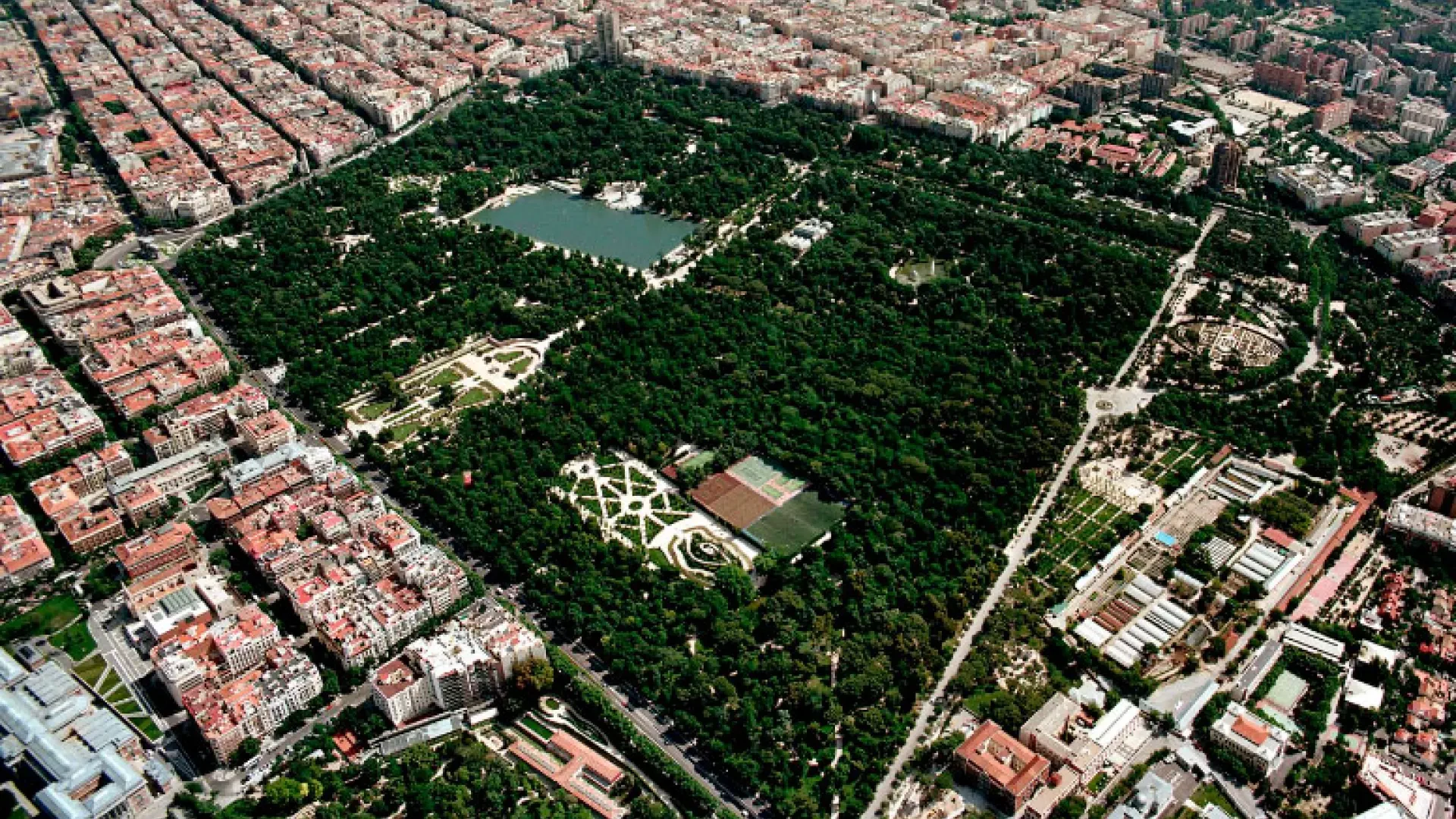 El entorno del Prado espera la reforma de la calle Alcalá y la plaza Carlos V bajo la mirada de la Unesco