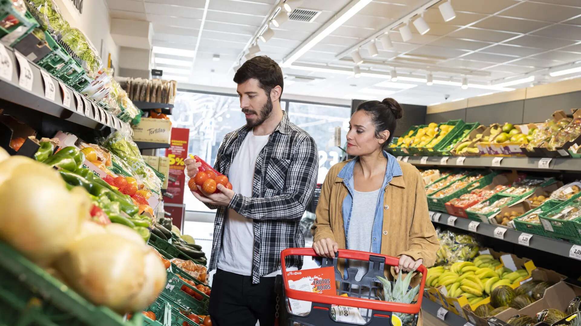 ¿Ahorrar en la cesta de la compra?: este supermercado invierte 150 millones para cuidar nuestro bolsillo