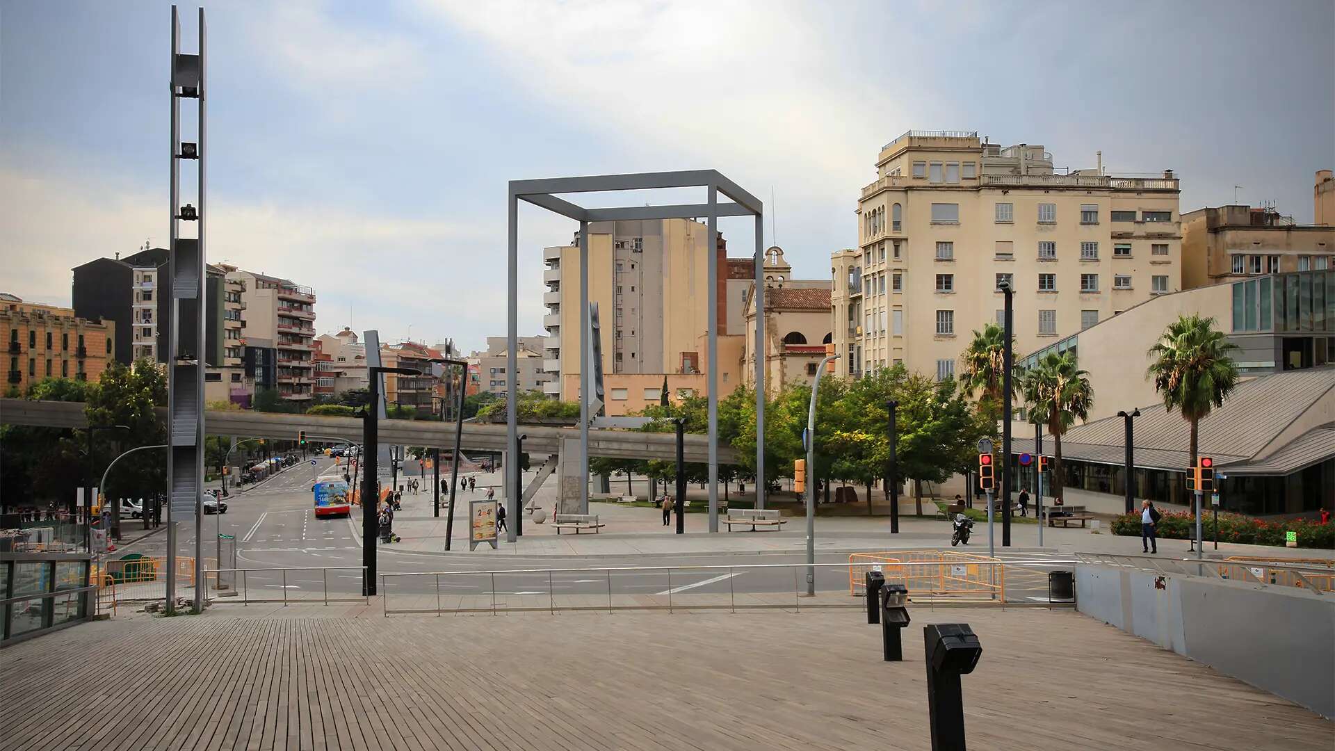 Fin de semana de pavimentación en puntos claves de Barcelona: se actuará en la calle Urgell, la avenida Roma y la plaza de Lesseps