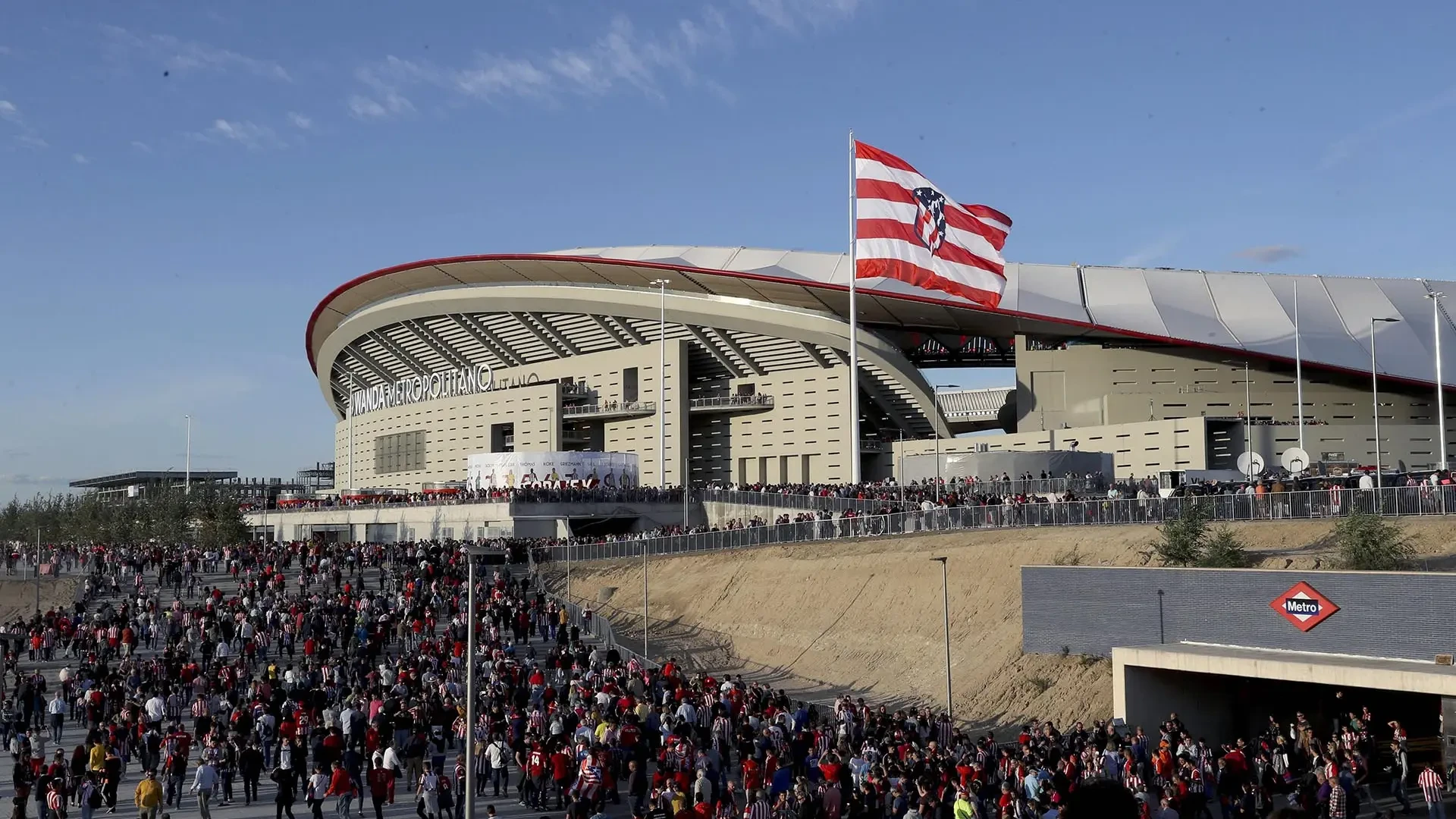 La M-14 abre un nuevo ramal para facilitar los accesos al estadio Metropolitano