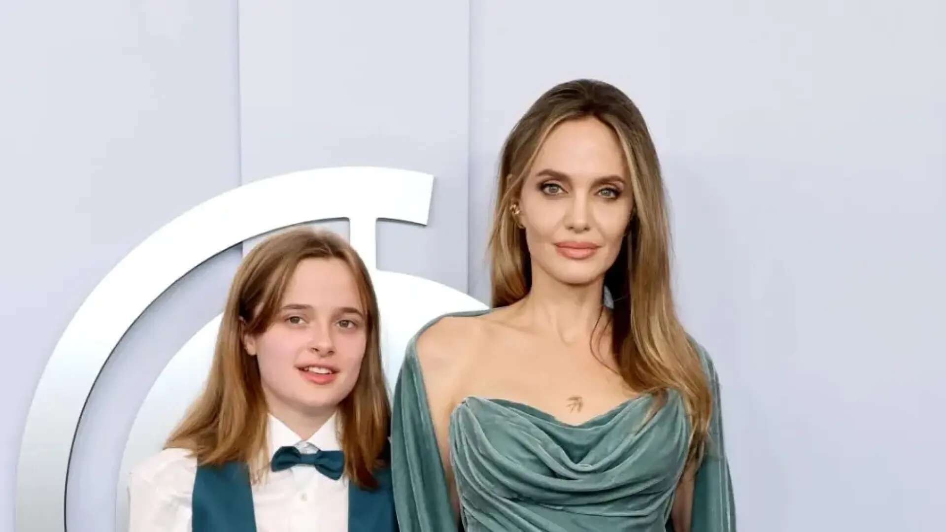 Angelina Jolie revela que ella y su hija Vivienne se han hecho el mismo tatuaje