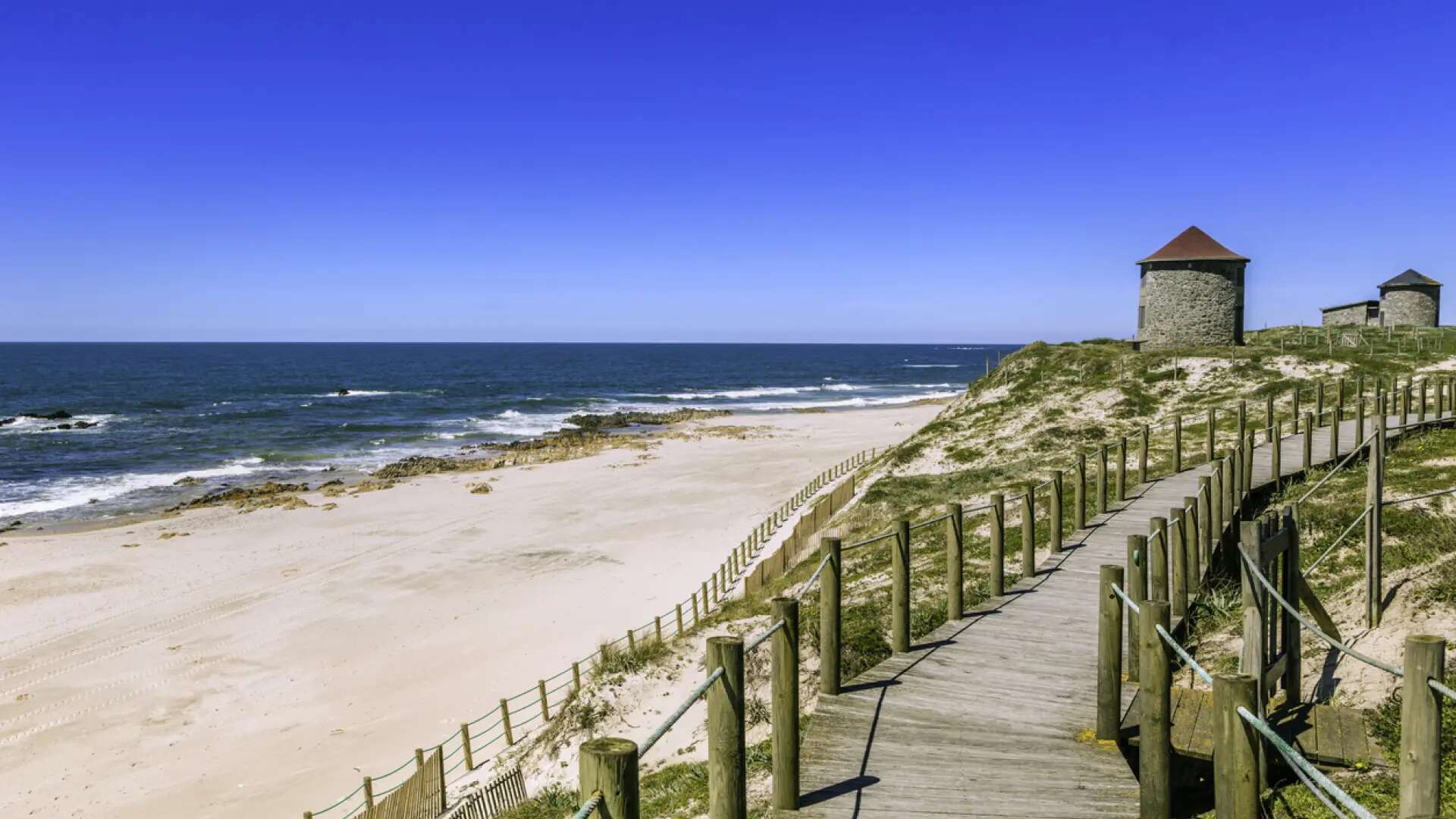 Las cinco mejores playas del norte de Portugal a solo una hora de España