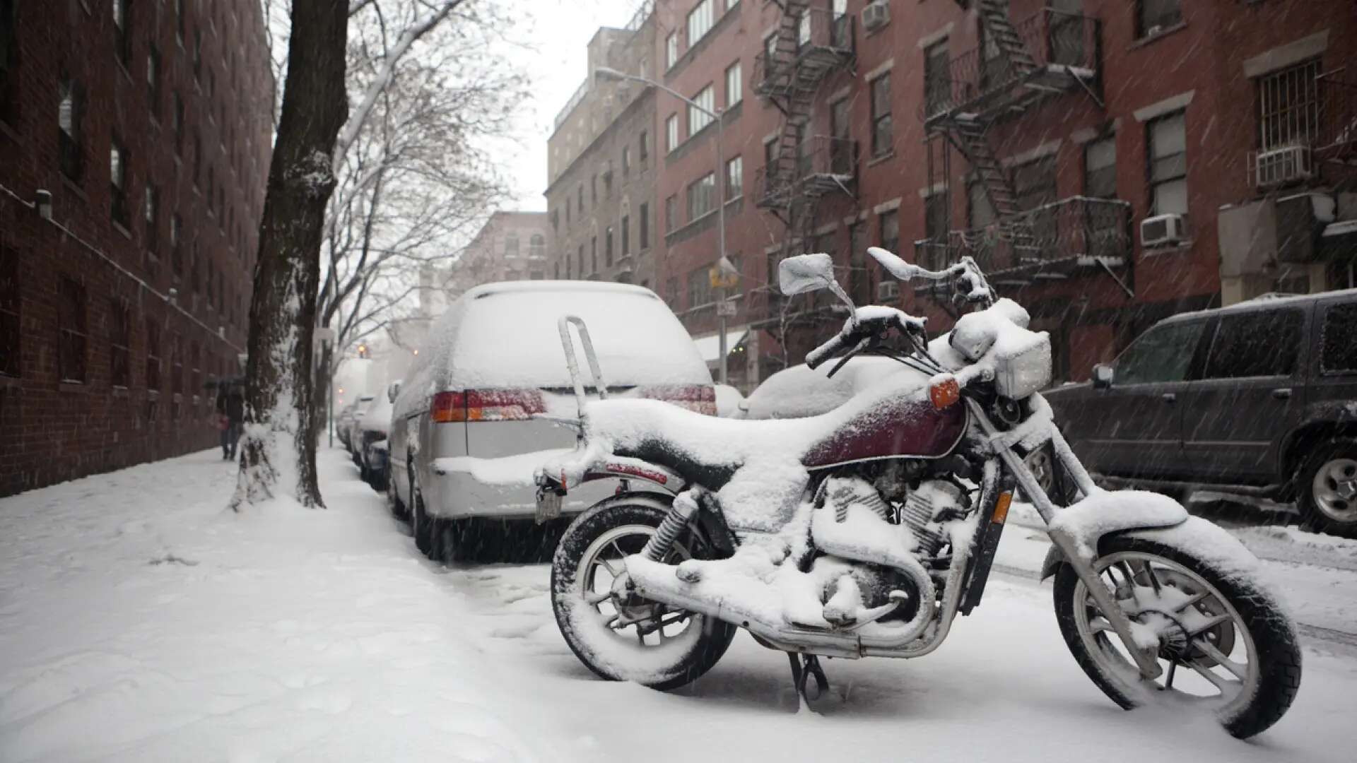 Las mejores mantas cubrepiernas para ir en moto este invierno por menos de 35 euros