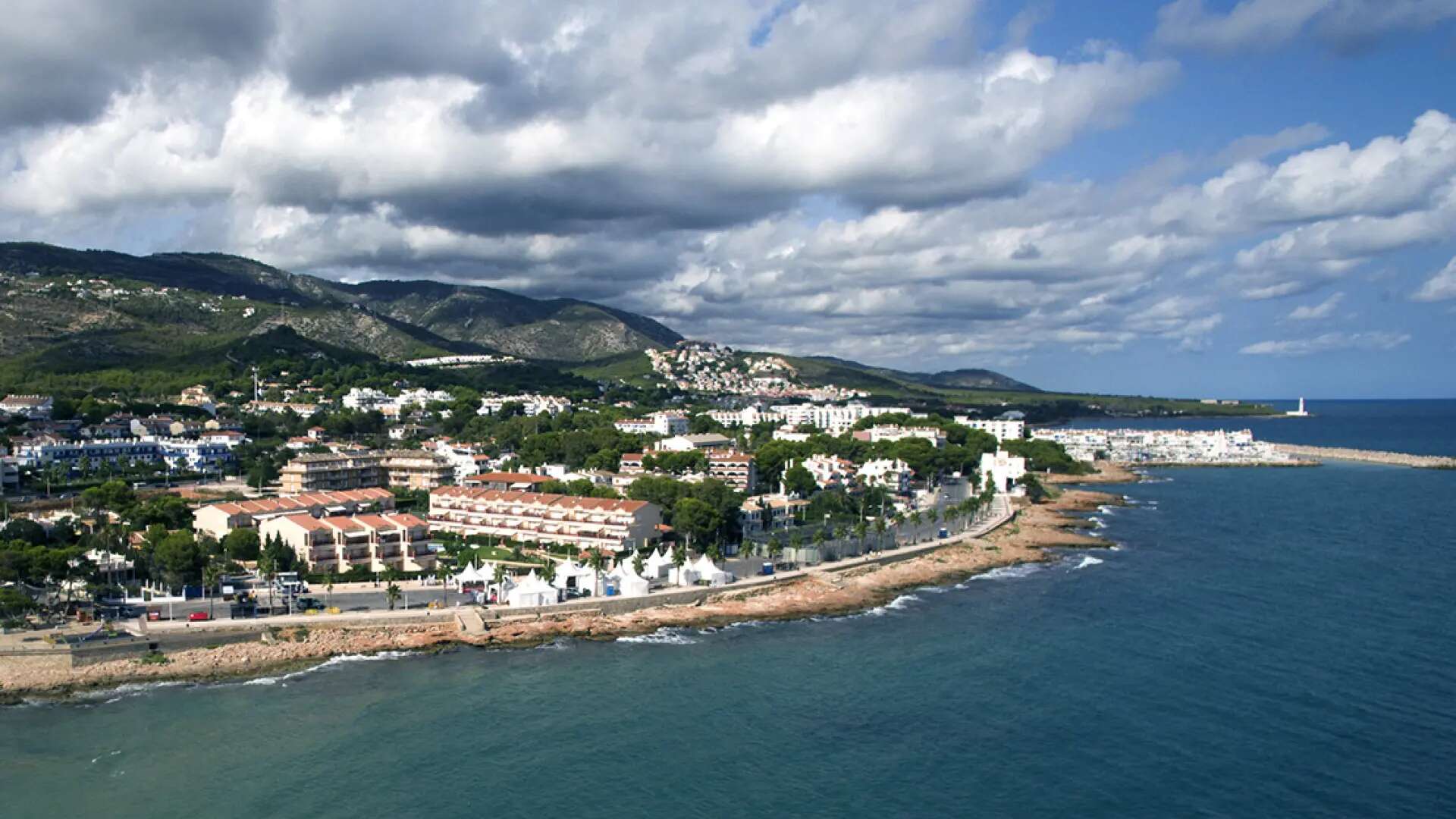 Ni Benidorm ni Peñíscola: el pueblo para pasar unas vacaciones tranquilas en el Mediterráneo