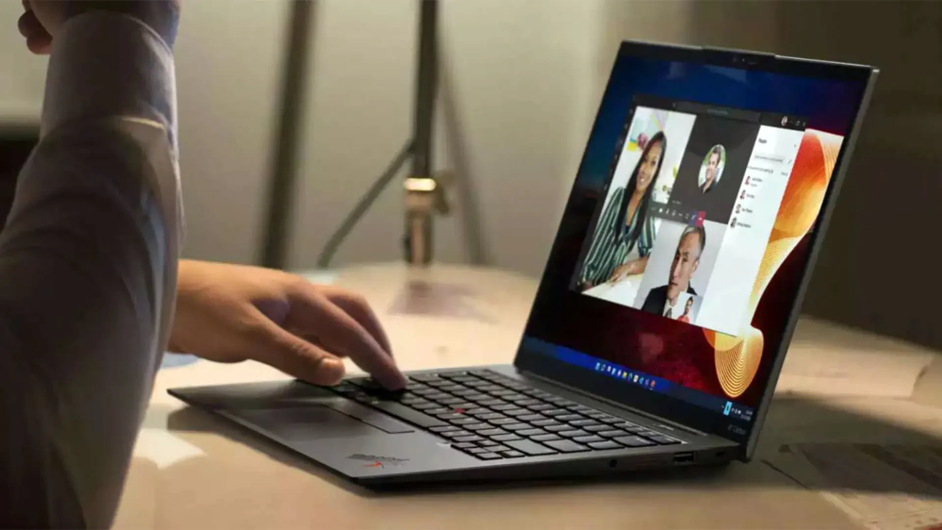 PcComponentes arrasa y rebaja este portátil de Lenovo con carga ultrarrápida