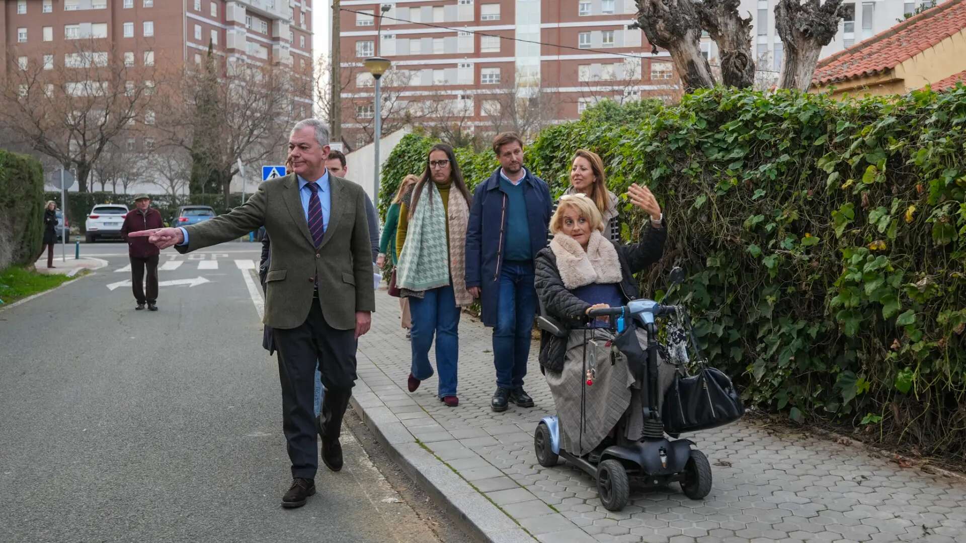 Santa Clara estrena itinerarios peatonales en calles que no tenían acera desde hace 40 años