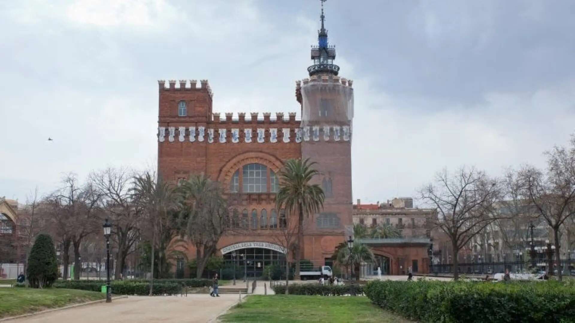 Las fachadas del Castell dels Tres Dragons de la Ciutadella en Barcelona se rehabilitarán en otoño