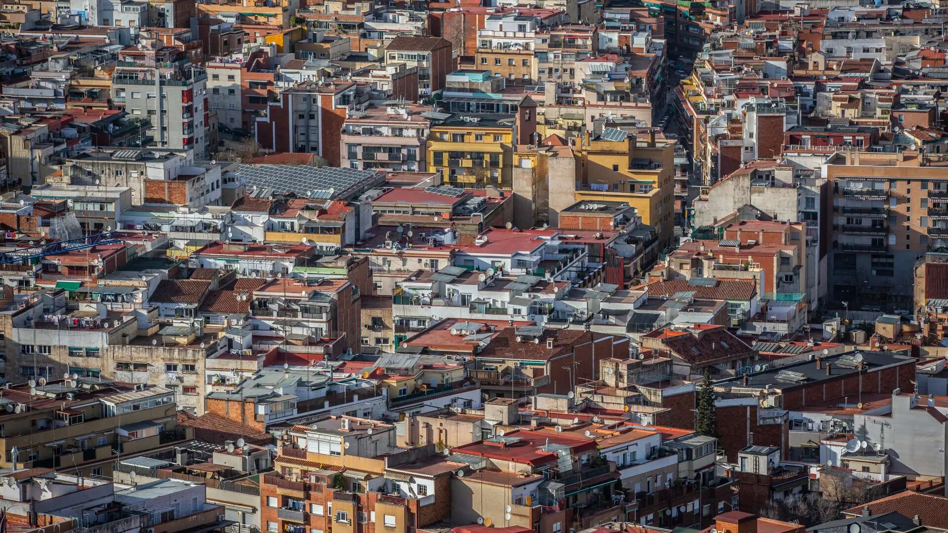 El Ayuntamiento de Barcelona incentivará la construcción de patios más grandes en nuevos edificios y en rehabilitados