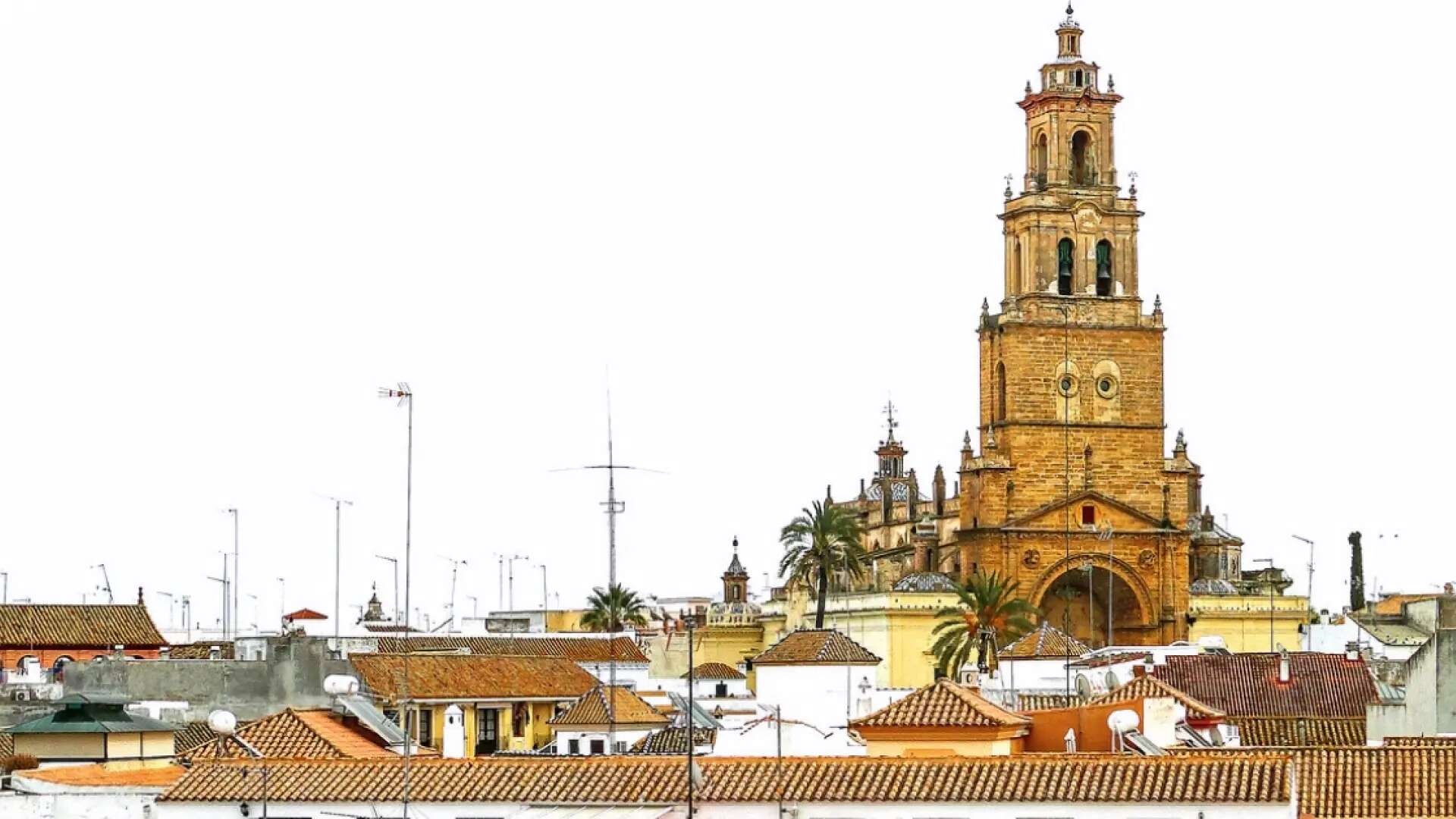 El pueblo de Sevilla donde nació Montoya, de 'La Isla de las Tentaciones': un castillo árabe, iglesias históricas y mucho arte