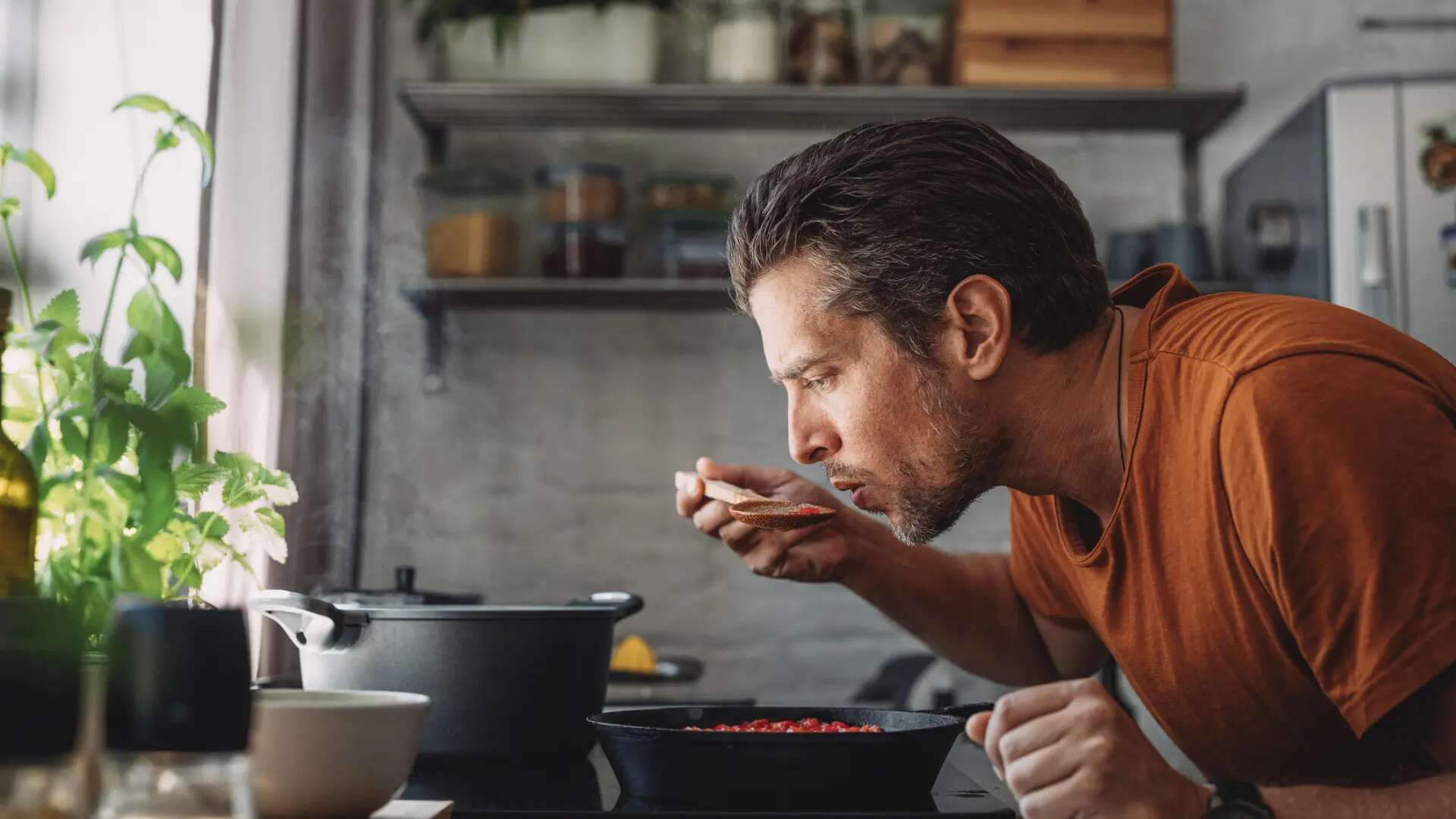 Cómo preparar caldo de merluza: así es esta receta saludable y sencilla