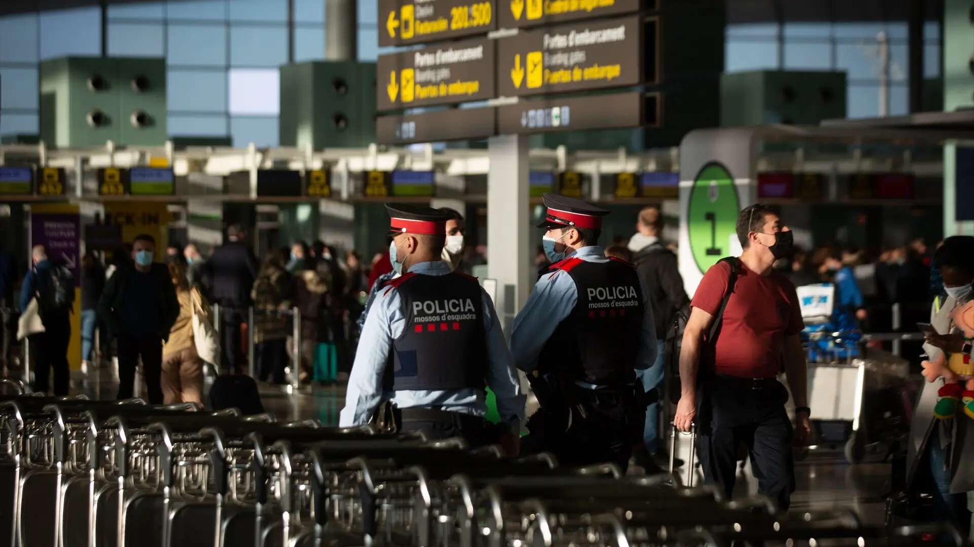 Parlon afirma que los Mossos han doblado efectivos en el Aeropuerto de Barcelona para reducir delitos