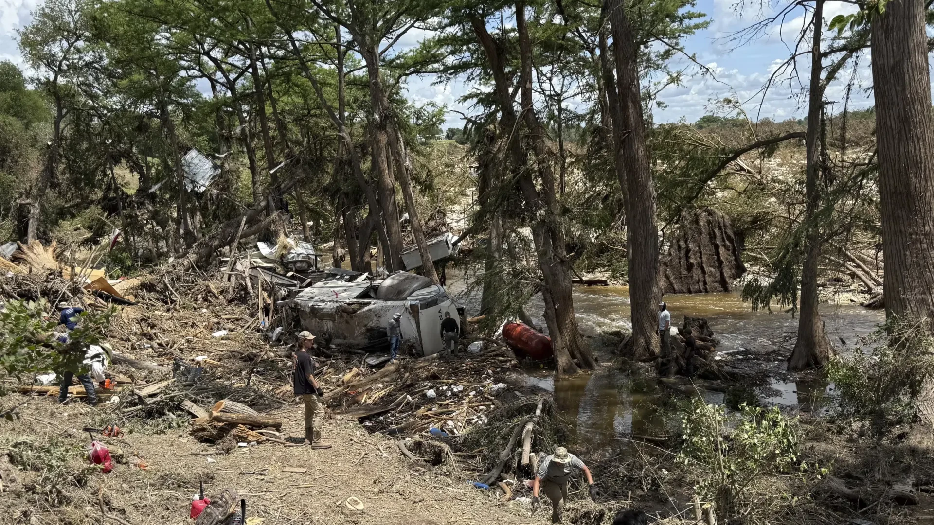 Los vecinos de Texas recibieron las alertas entre 90 minutos y seis horas después de la primera voz de alarma por las riadas