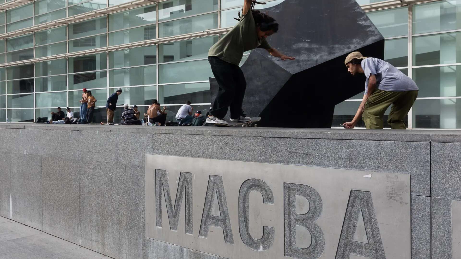 Cuenta atrás para la ampliación del MACBA: más verde en el Raval y adiós a la principal plaza 'skater' de Barcelona