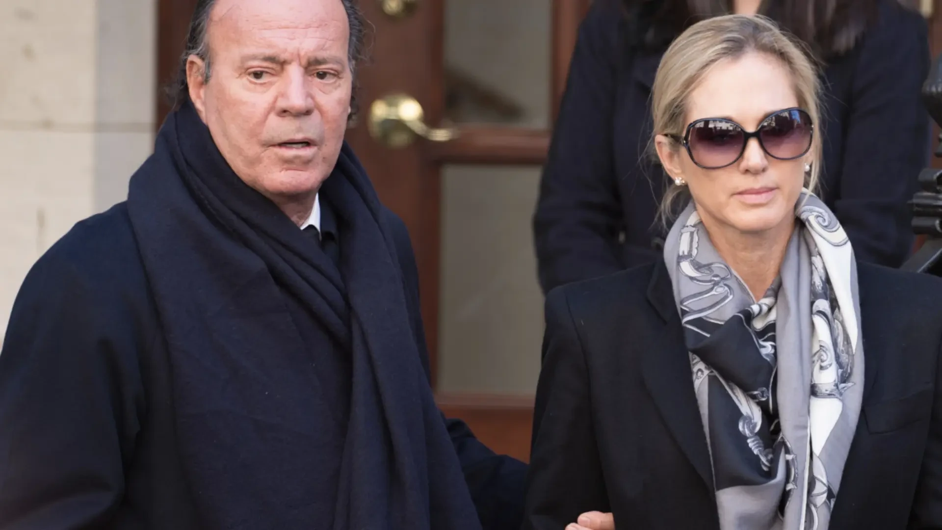 Miranda Rijnsburger, cazada en Marbella sin Julio Iglesias, quien disfruta de otro plan