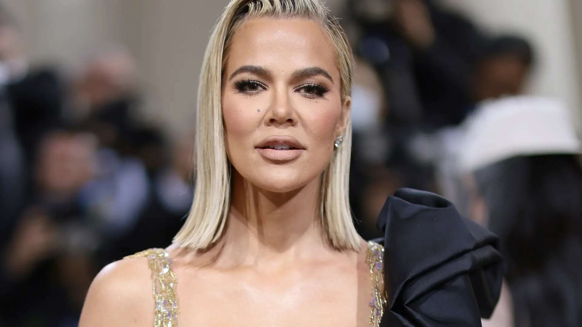 Khloé Kardashian admite que se operó las mejillas tras extirparle un tumor: 