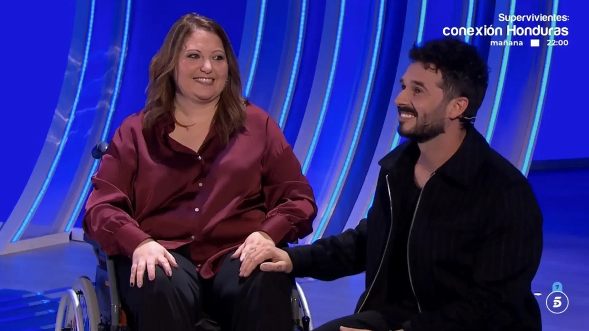 Antoñito Molina da una sorpresa a una fan que sufrió un aneurisma cerebral: 