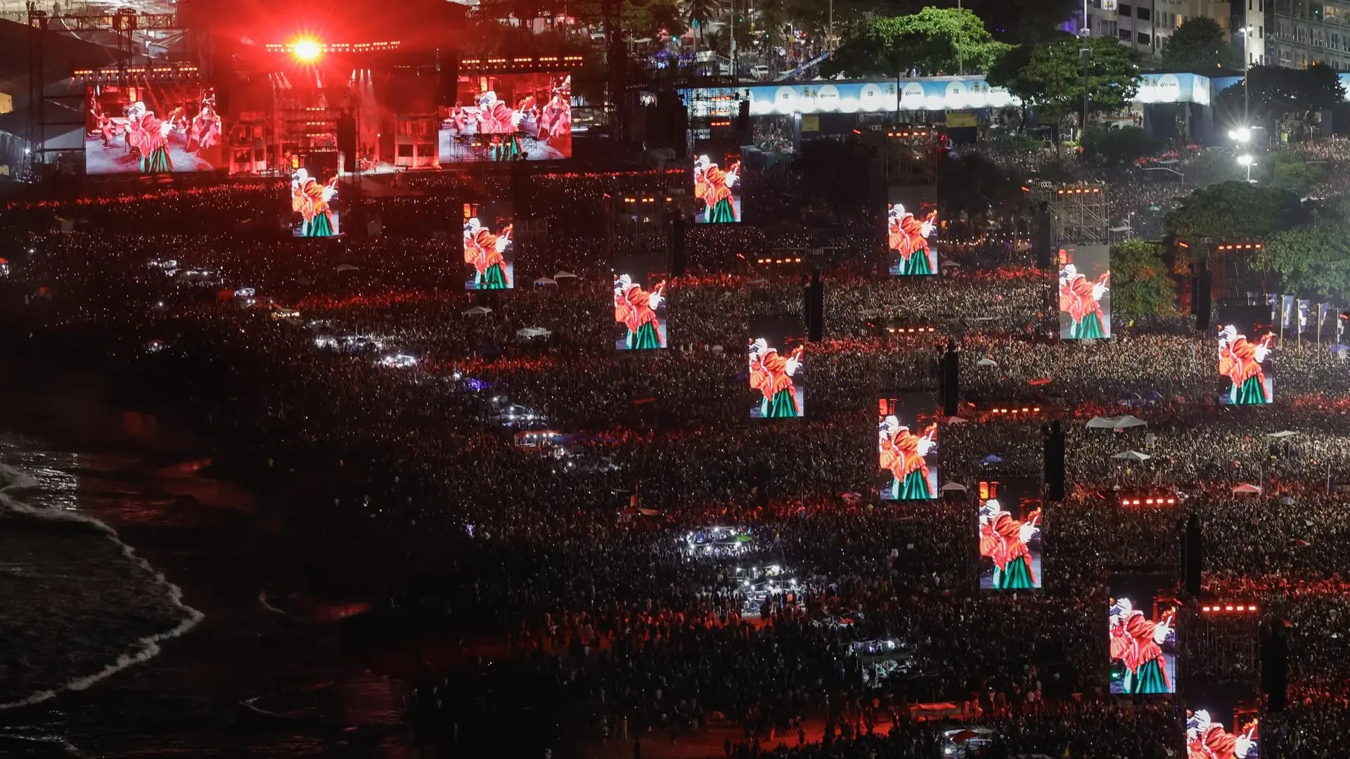 La Policía impide un atentado con bomba durante el multitudinario concierto de Lady Gaga en Río de Janeiro