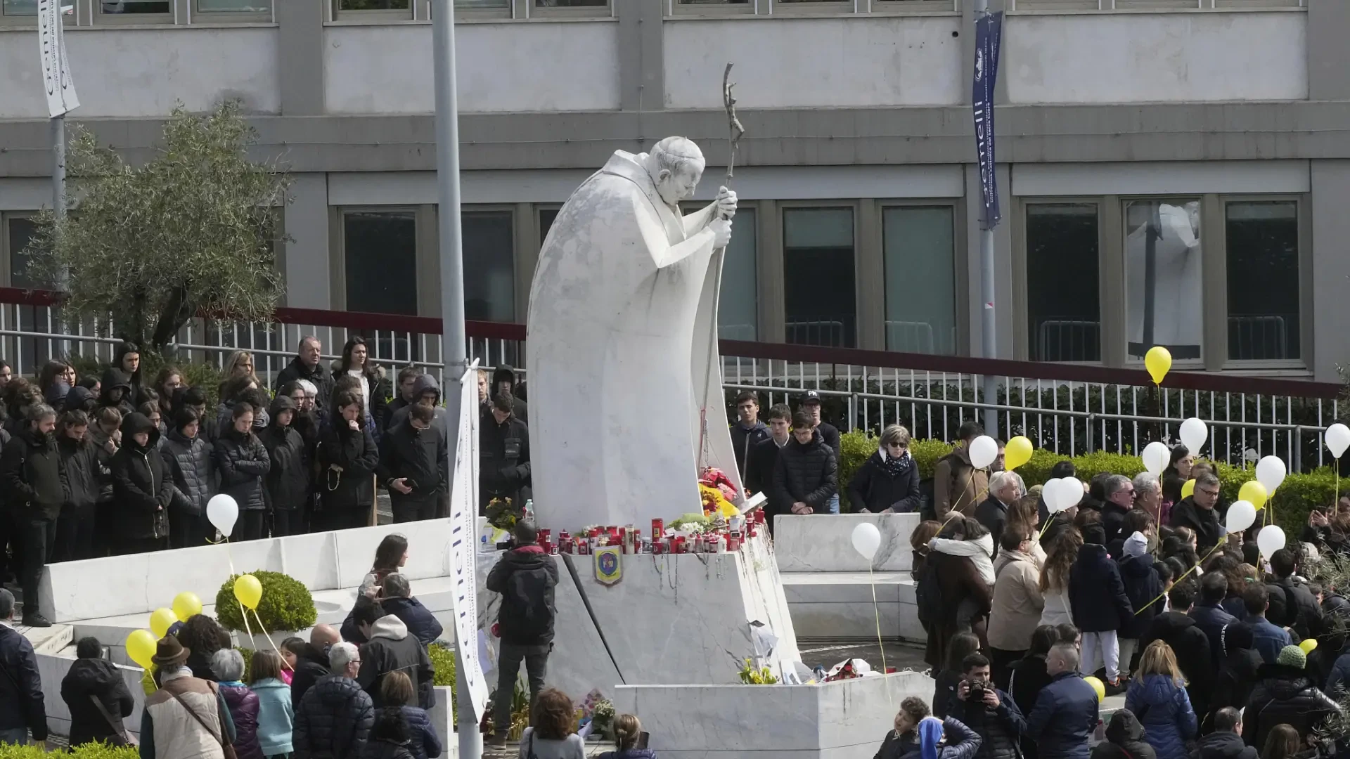 Mensaje del papa Francisco cuando cumple 30 días en el hospital: 
