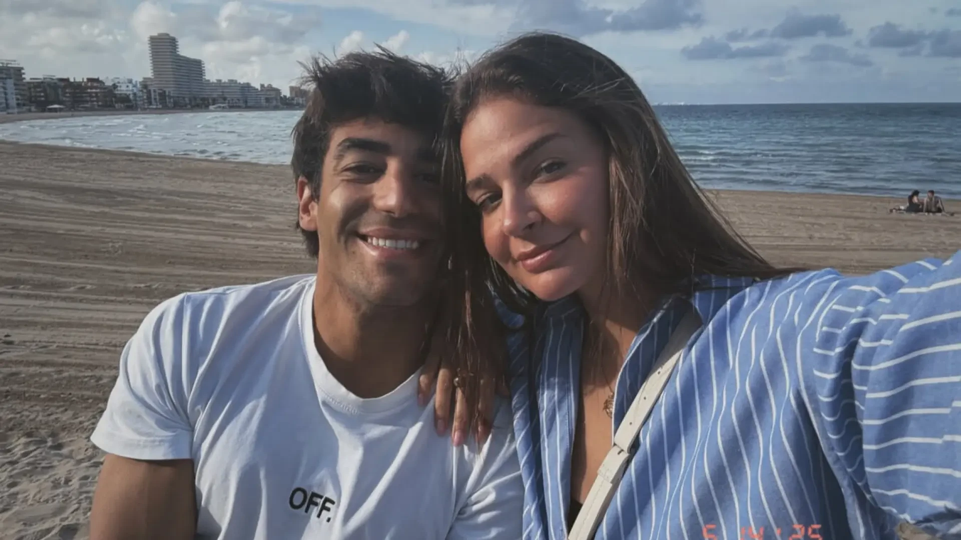 Las primeras vacaciones de Laura Escanes y Joan Verdú: ¿por qué el amor se hace más fuerte?
