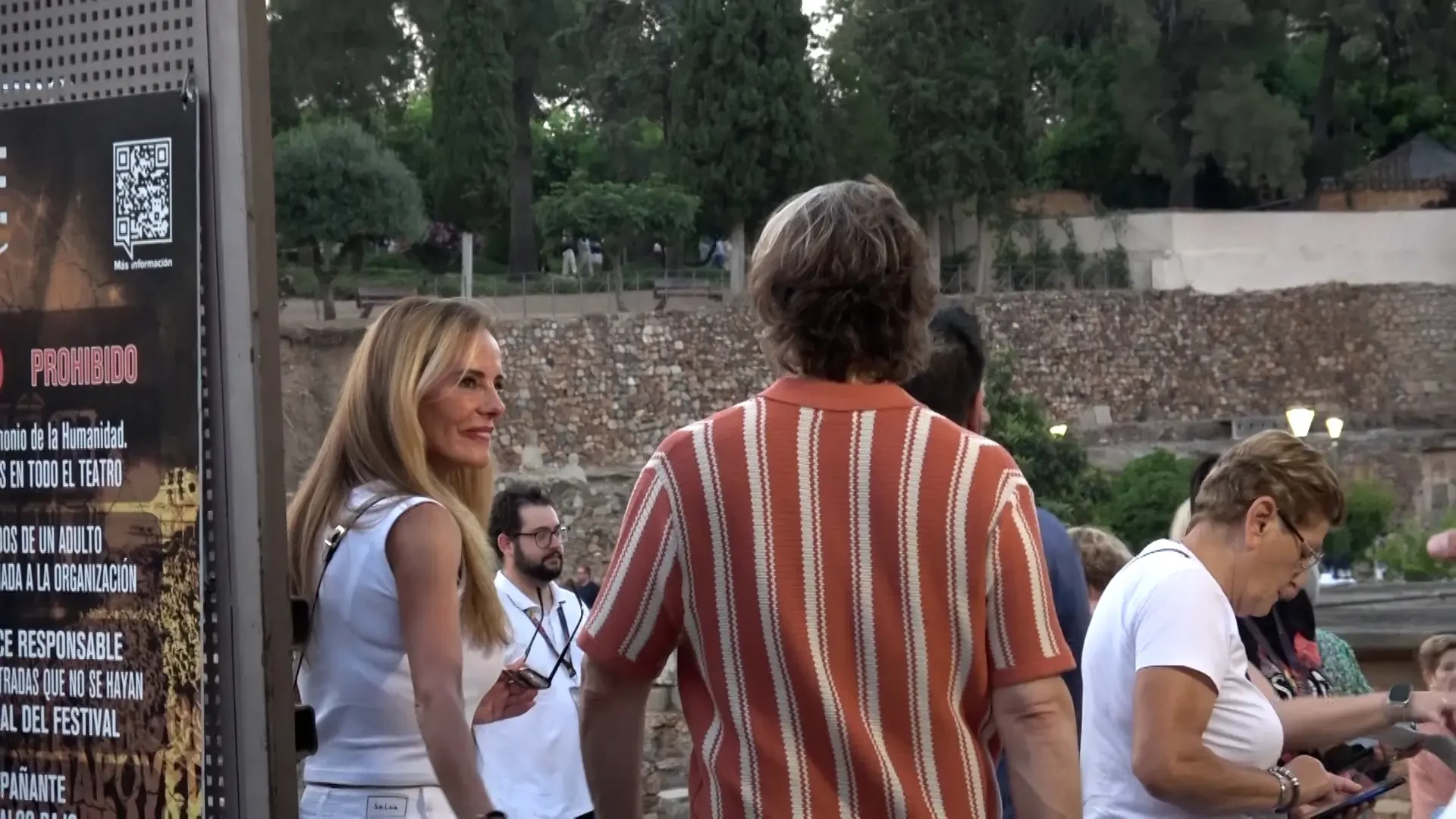Paula Vázquez e Ignacio Sagnier confirman su noviazgo en el concierto de Raphael: 