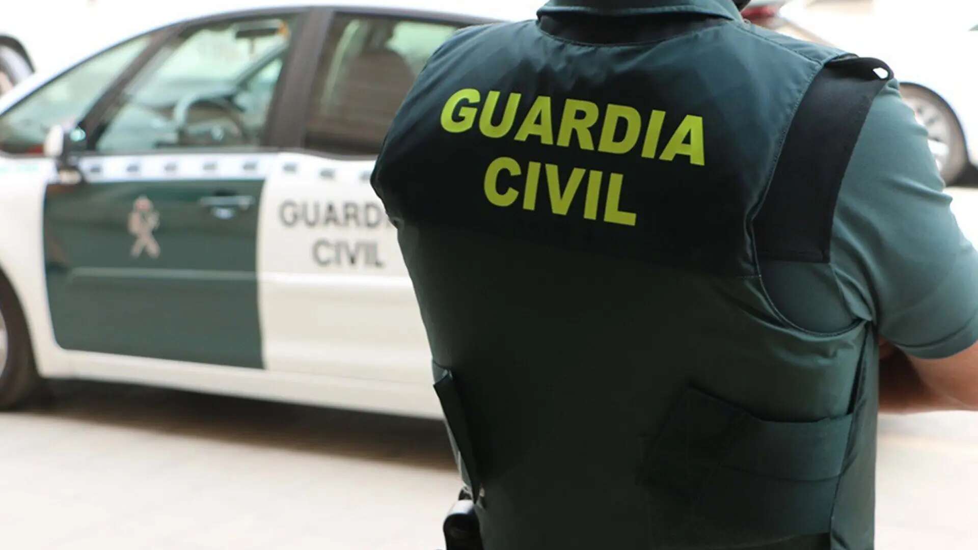 La sorpresa que se llevó una patrulla de la Guardia Civil al parar un vehículo por un faro fundido en A Coruña