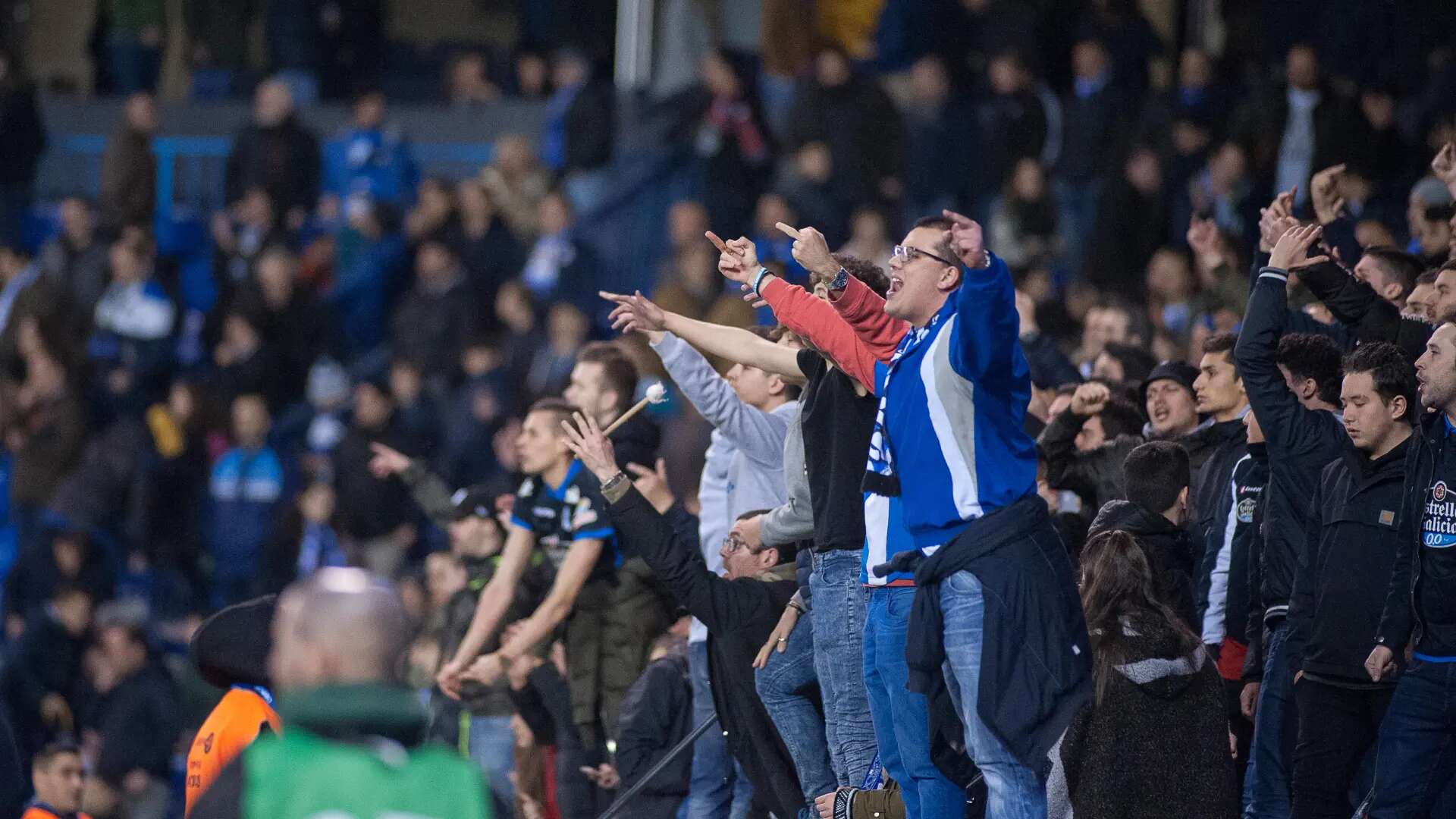 Graves altercados y daños en A Coruña provocados por ultras de Málaga y Deportivo