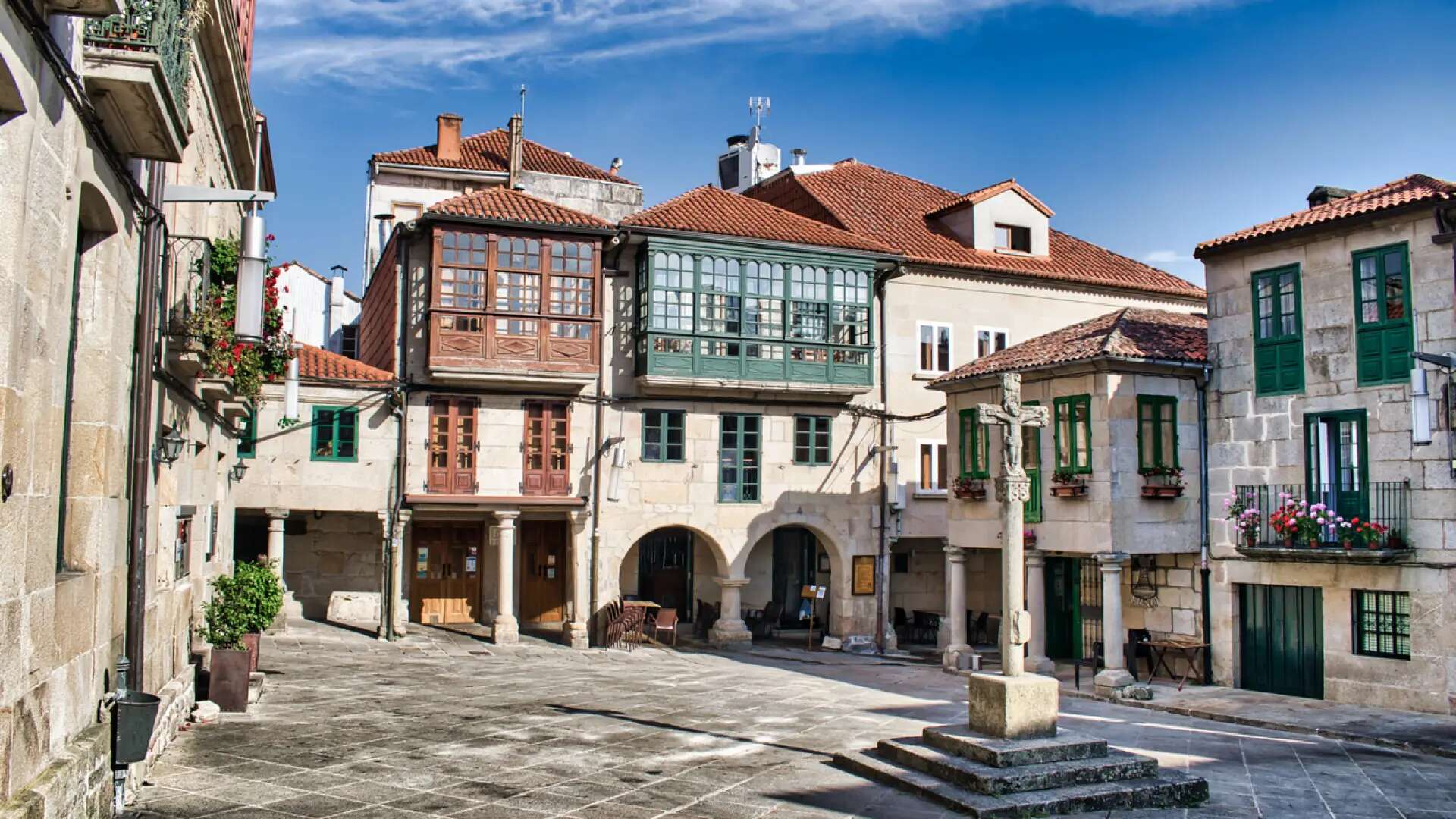 Esta ciudad de Galicia puede presumir de tener algunas de las plazas medievales más bellas de España