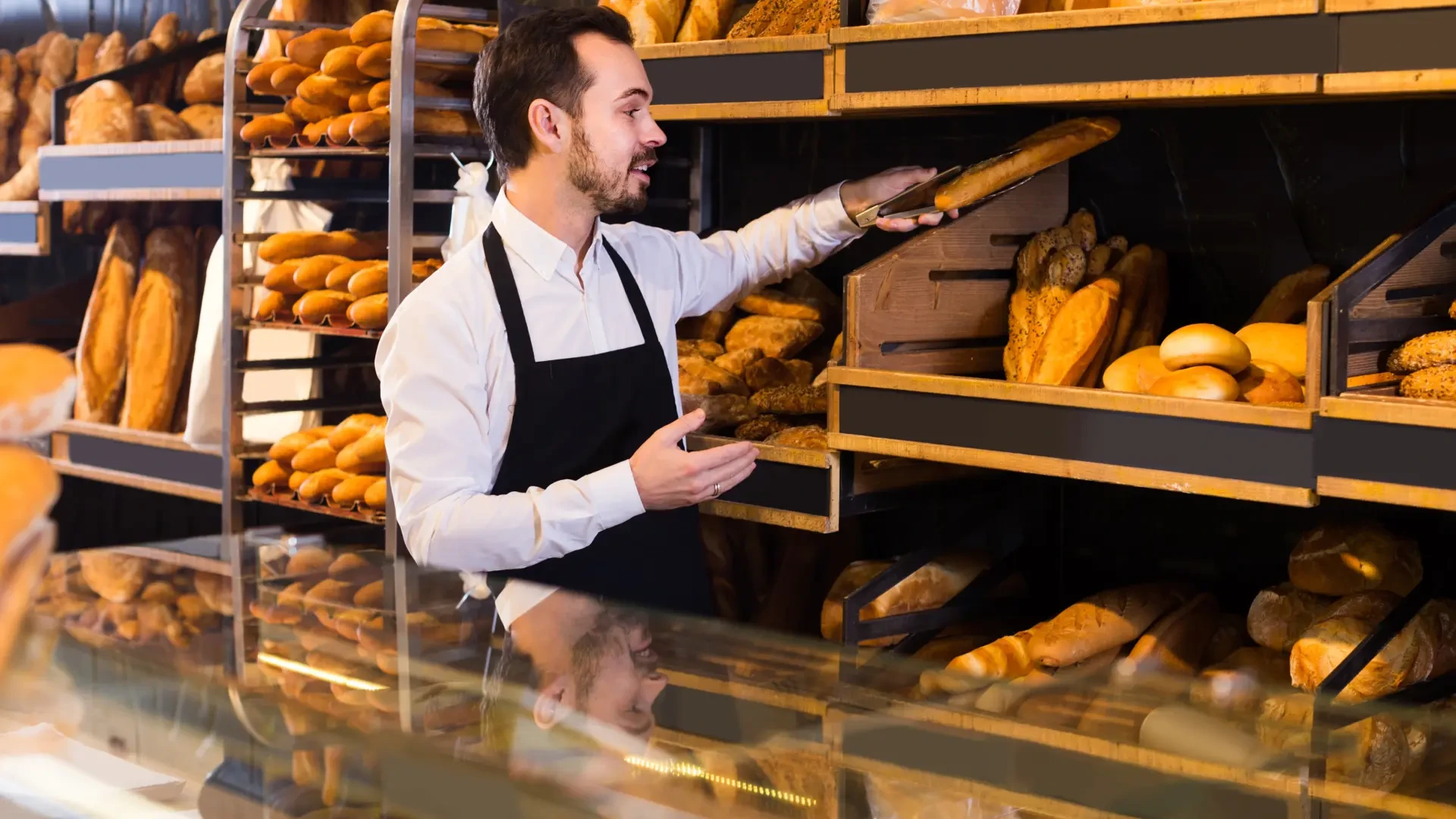 Barcelona abre 102 expedientes a panaderías con degustación por posibles irregularidades