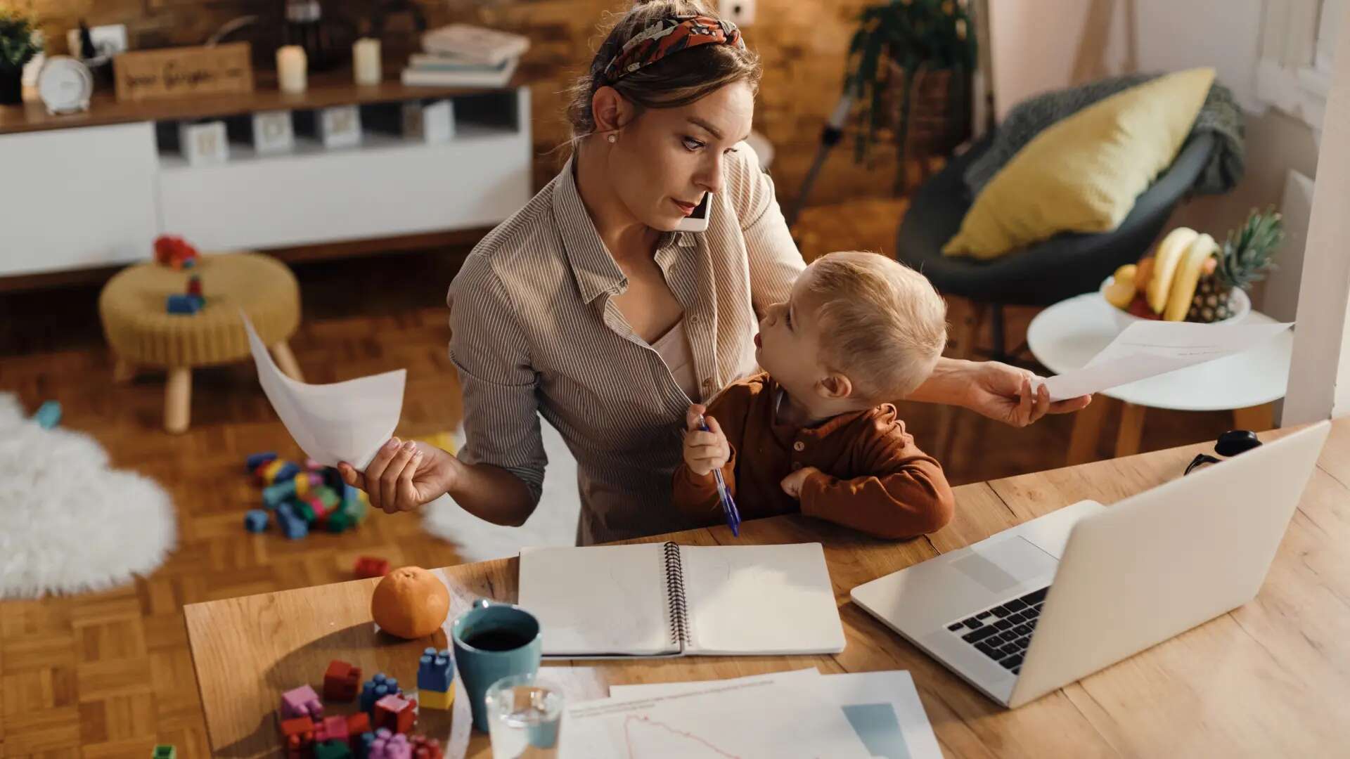 Ayudas de maternidad para madres trabajadoras: cómo solicitarlas, requisitos y dónde hay que pedirlas