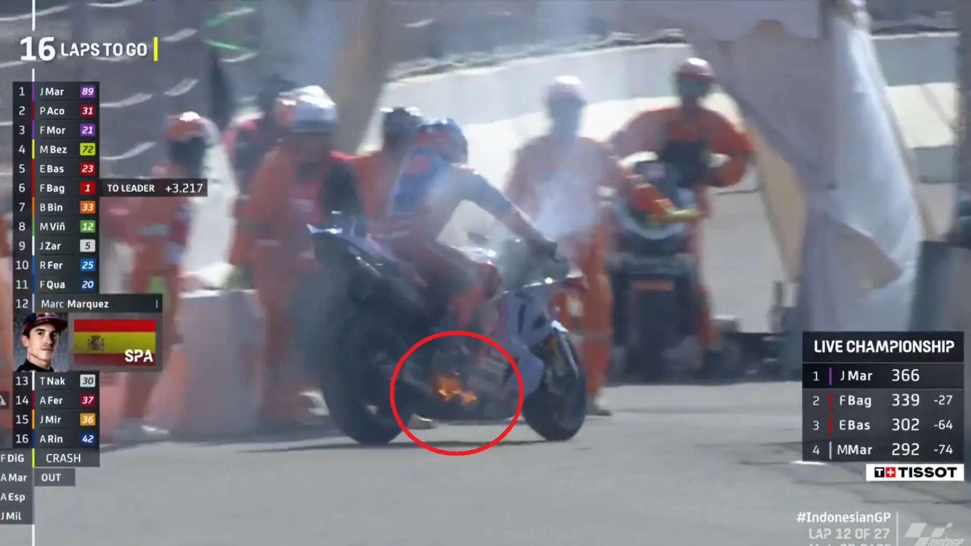 Así fue el momento en el que la moto de Márquez empezó a arder y tuvo que abandonar