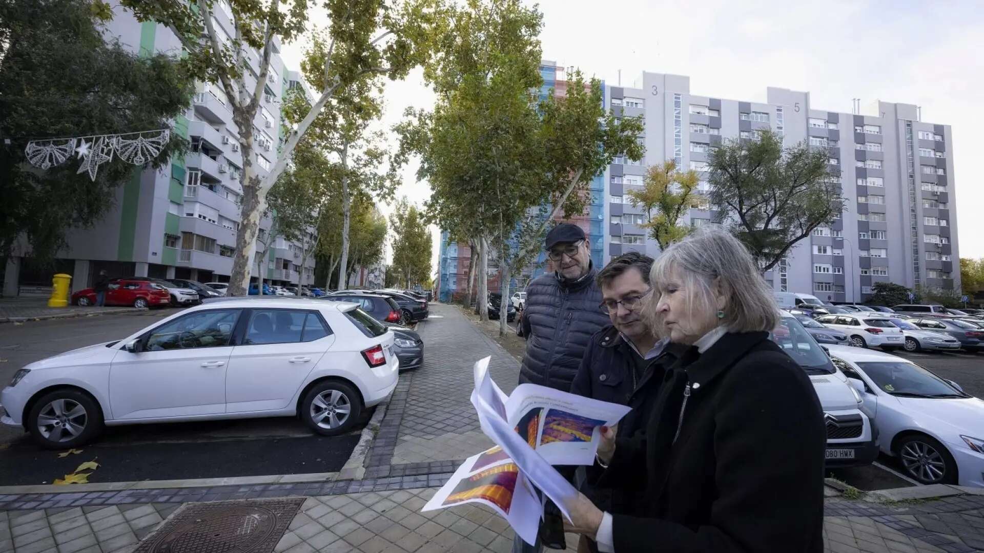 Orcasitas se convierte en el primer barrio ecosolar de Madrid: pagarán un 30% menos de luz