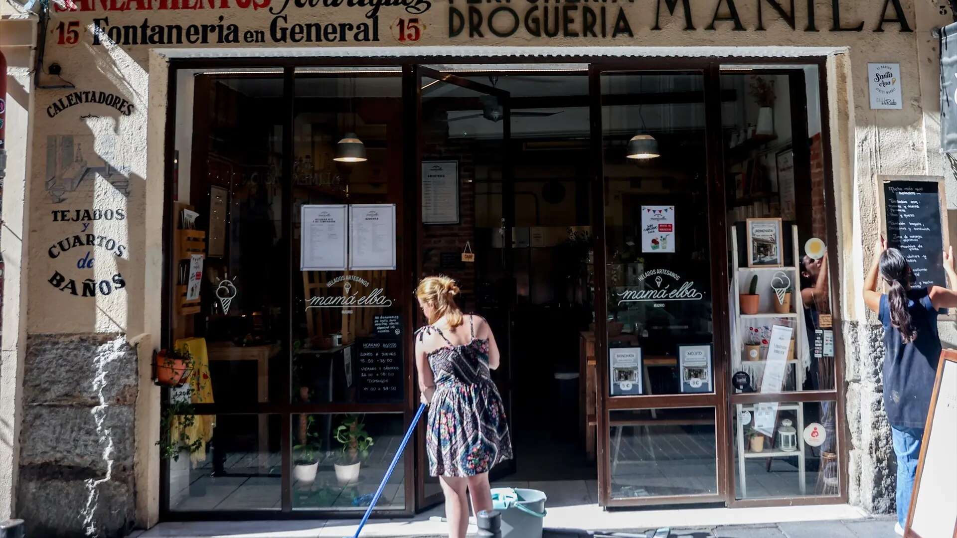 Madrid se une para buscar la supervivencia de los pequeños comercios en sus 131 barrios