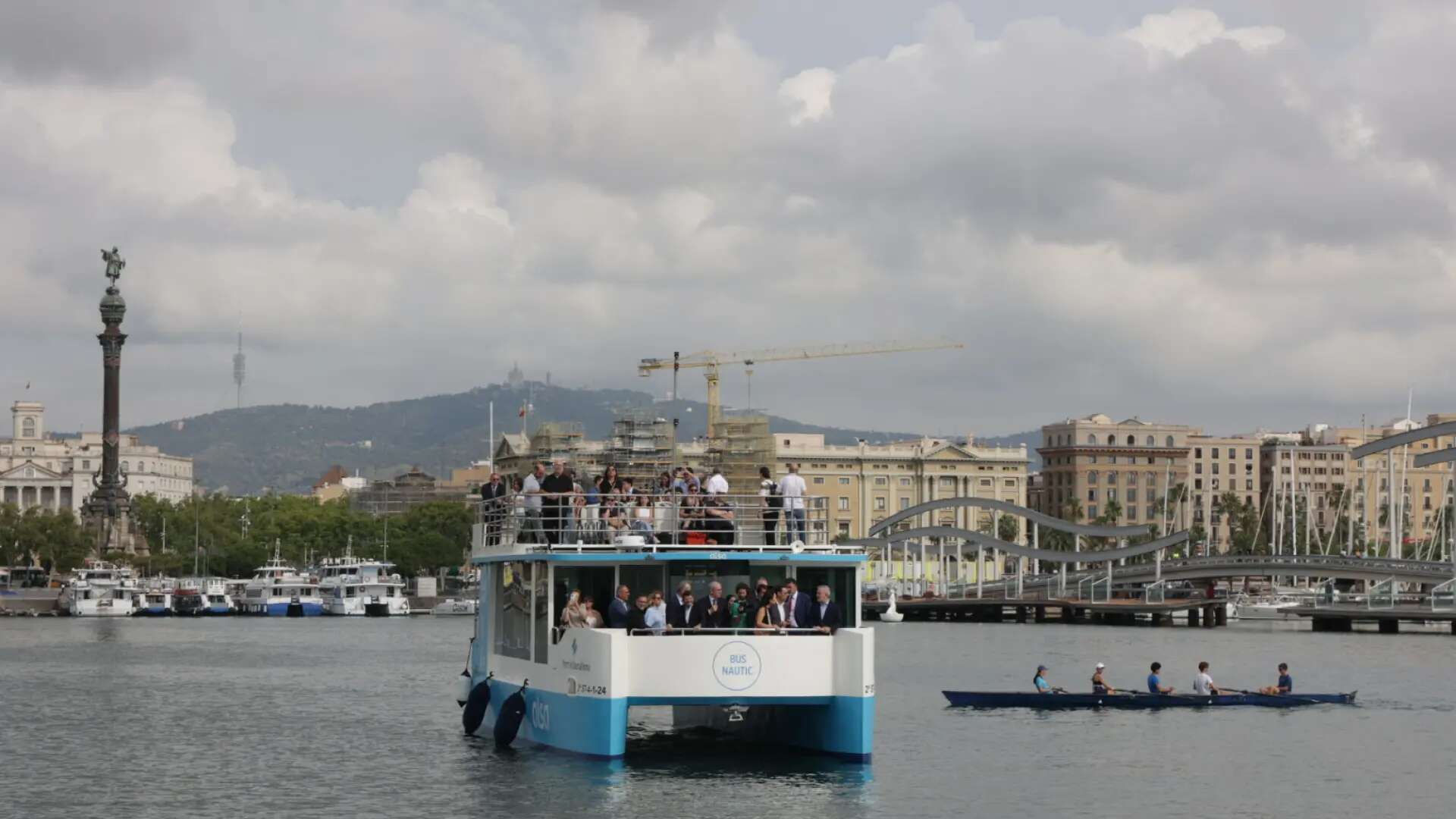 El bus náutico de Barcelona opera con un barco y no los dos previstos: el Puerto lo atribuye a cuestiones administrativas