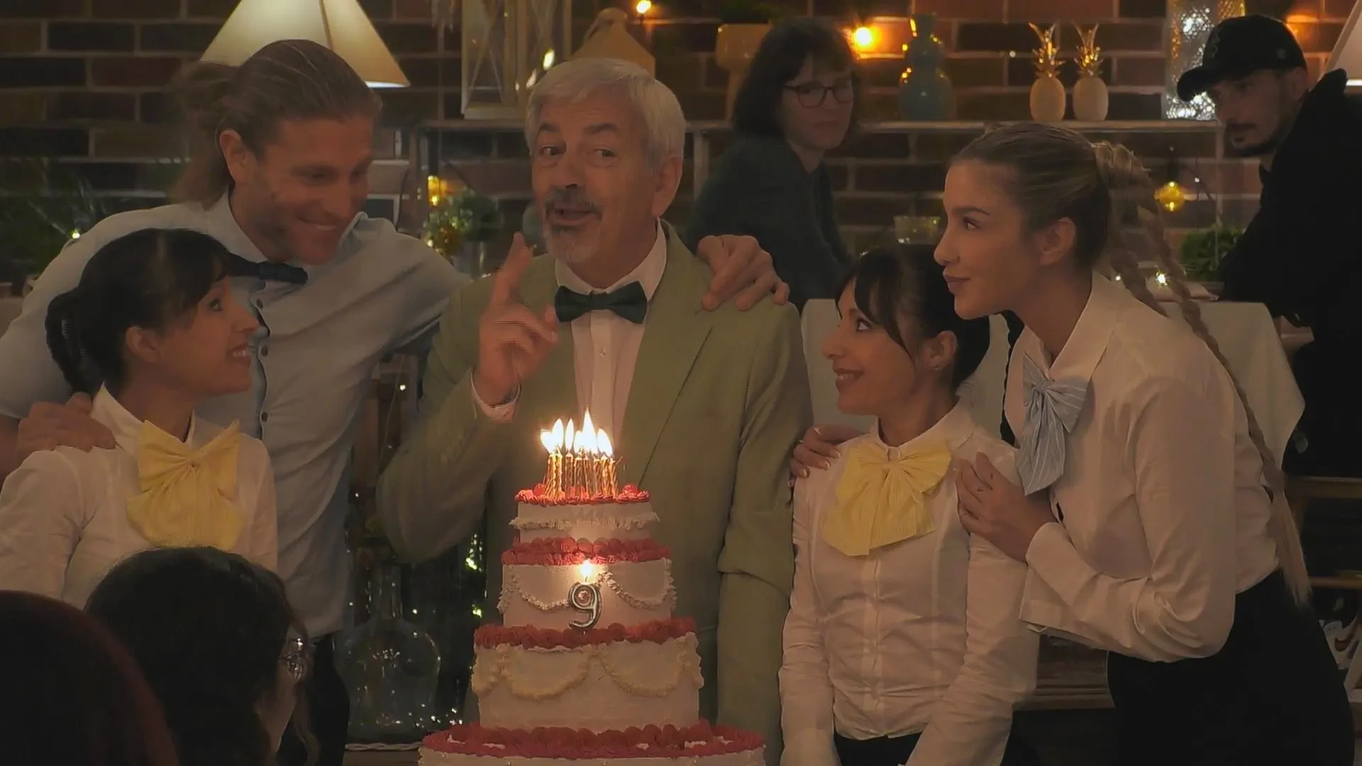 Carlos Sobera celebra el 9º aniversario de 'First Dates': 