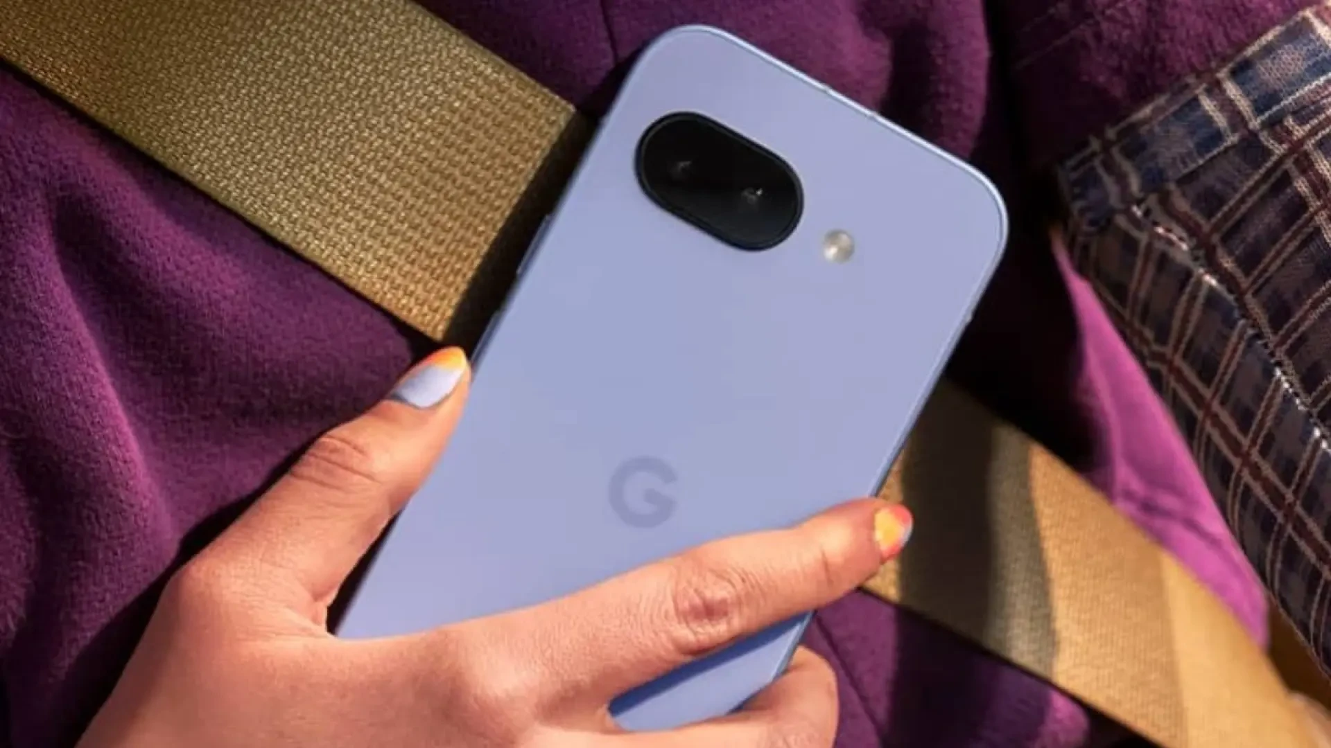 Amazon vende el Google Pixel 9a 150 euros más barato y con 'smartwatch' incluido