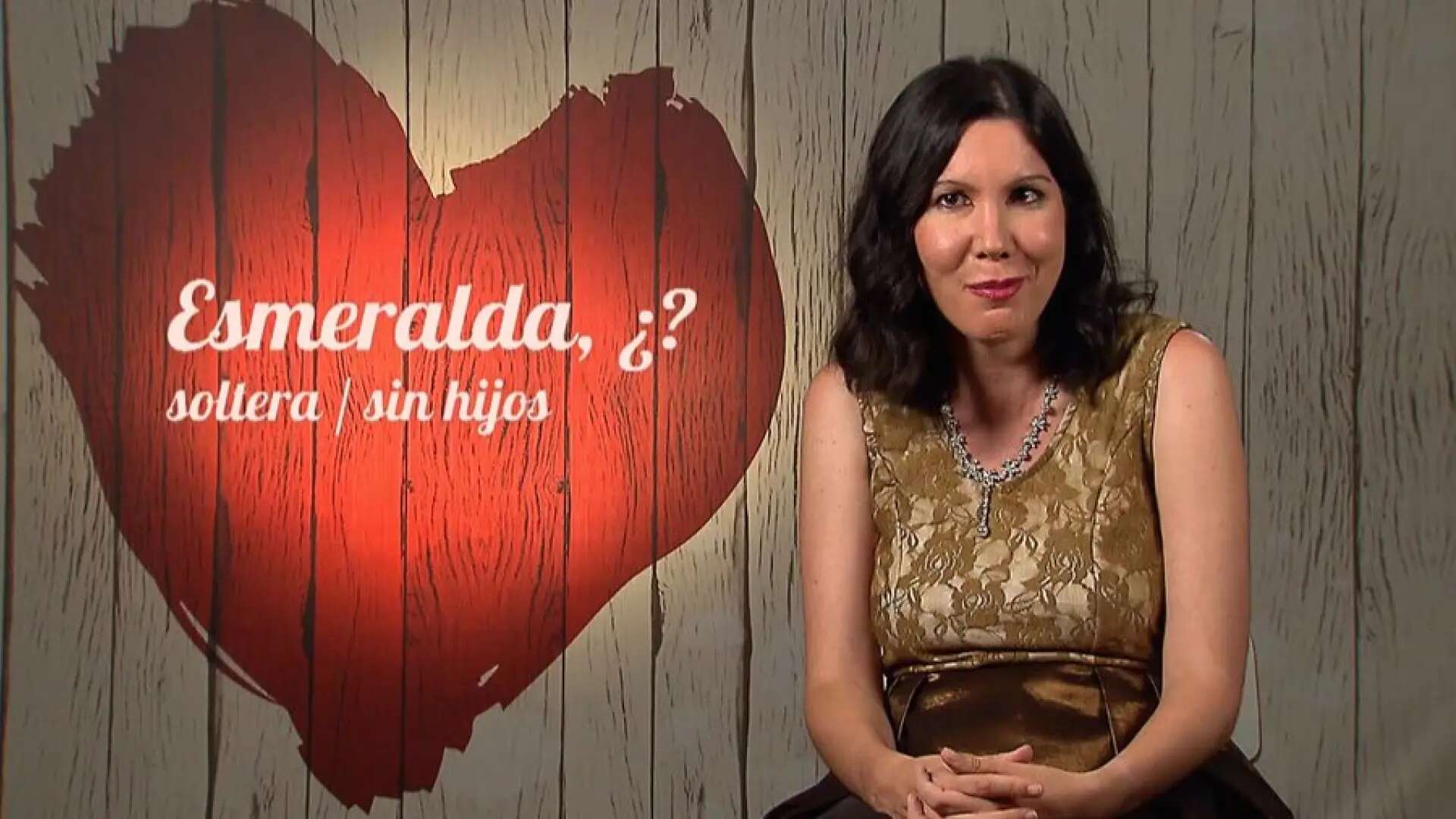 Esmeralda regresa cinco años después a 'First Dates' y confiesa que sigue siendo virgen: En Barcelona los chicos me rehúyen