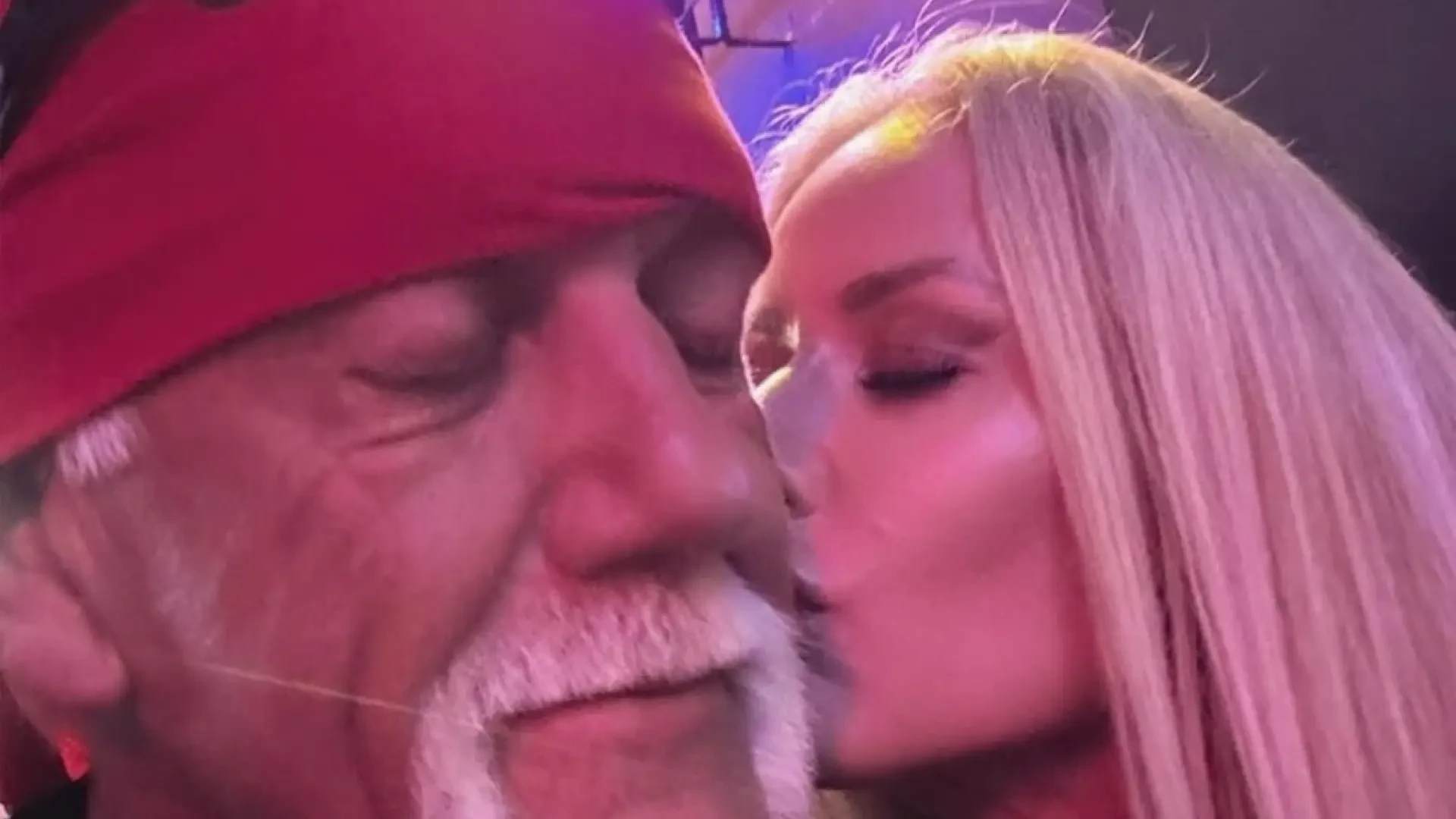 El desgarrador mensaje de la viuda de Hulk Hogan, 25 años más joven: 