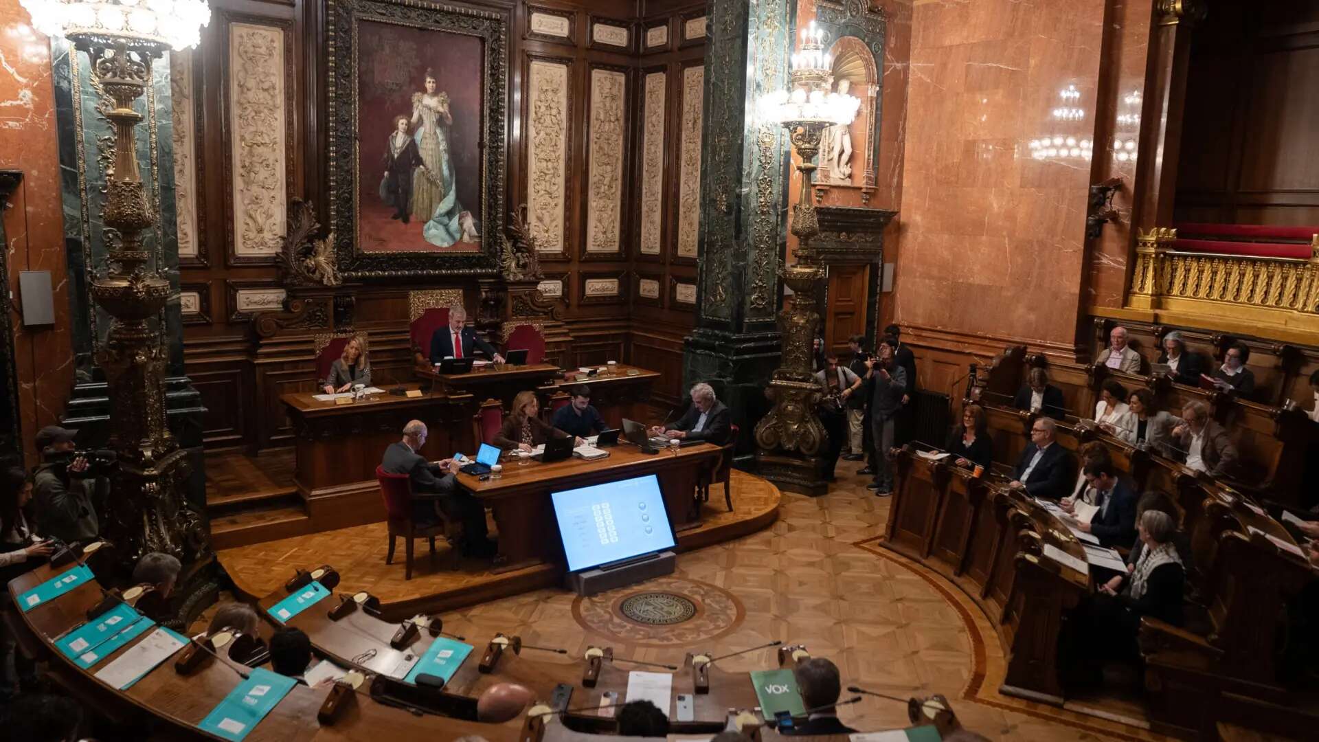 El pleno del Ayuntamiento de Barcelona aprueba empezar a tramitar las Ordenanzas Fiscales con los votos a favor de BComú y ERC