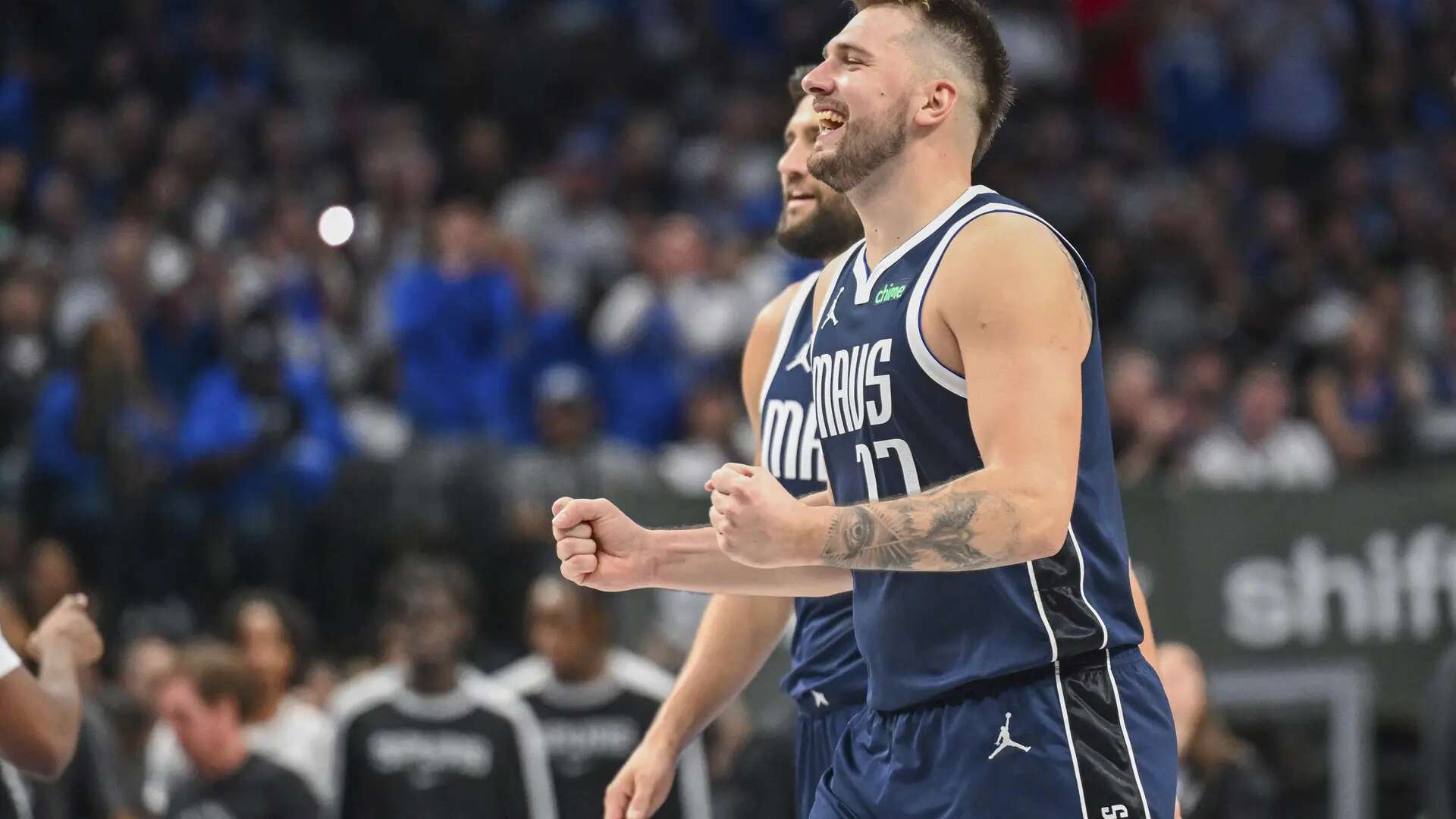 El show de Luka Doncic vuelve a guiar a los Mavs: su recital con Thompson hunde a Wembanyama