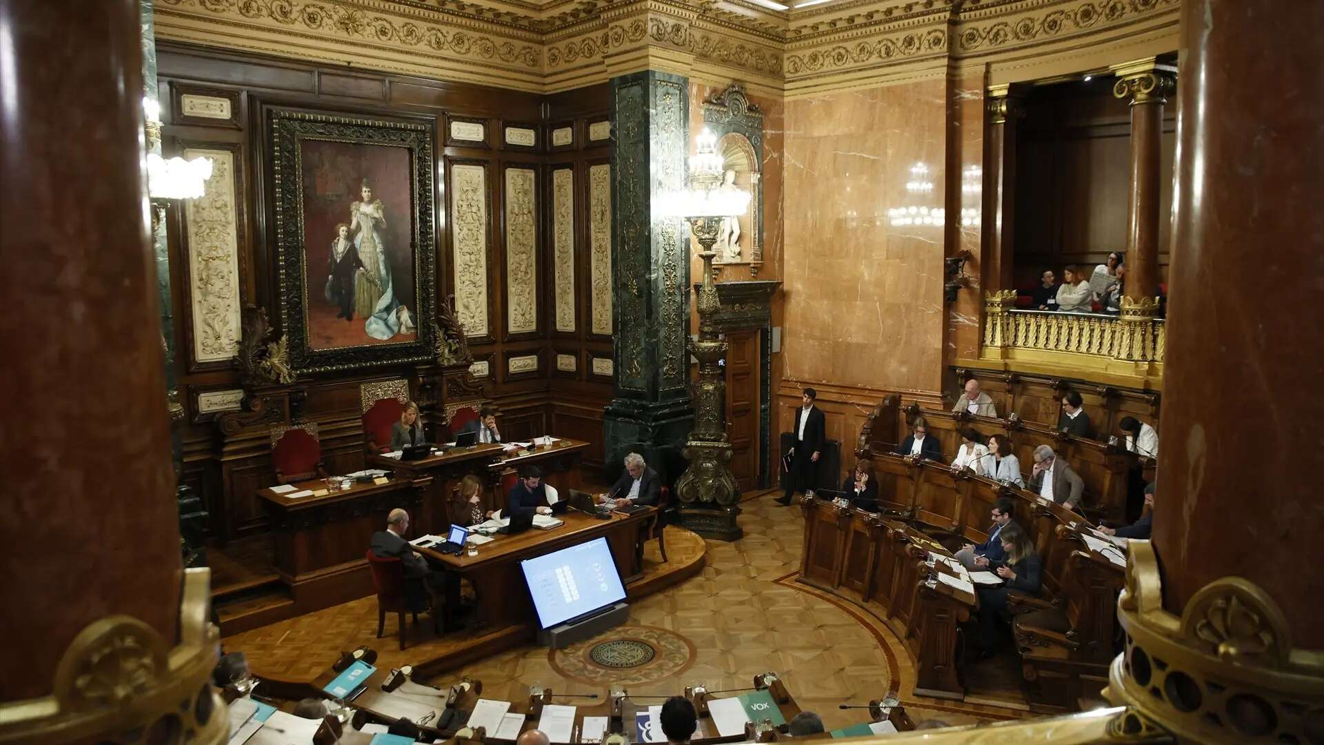 Junts y ERC llevarán este viernes al pleno del Ayuntamiento de Barcelona sus planes para reforzar el uso del catalán