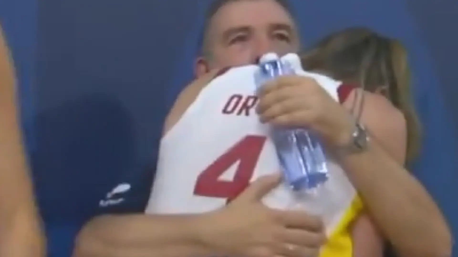 El llanto desconsolado de Mariona Ortiz tras su grave fallo en la final del Eurobasket 