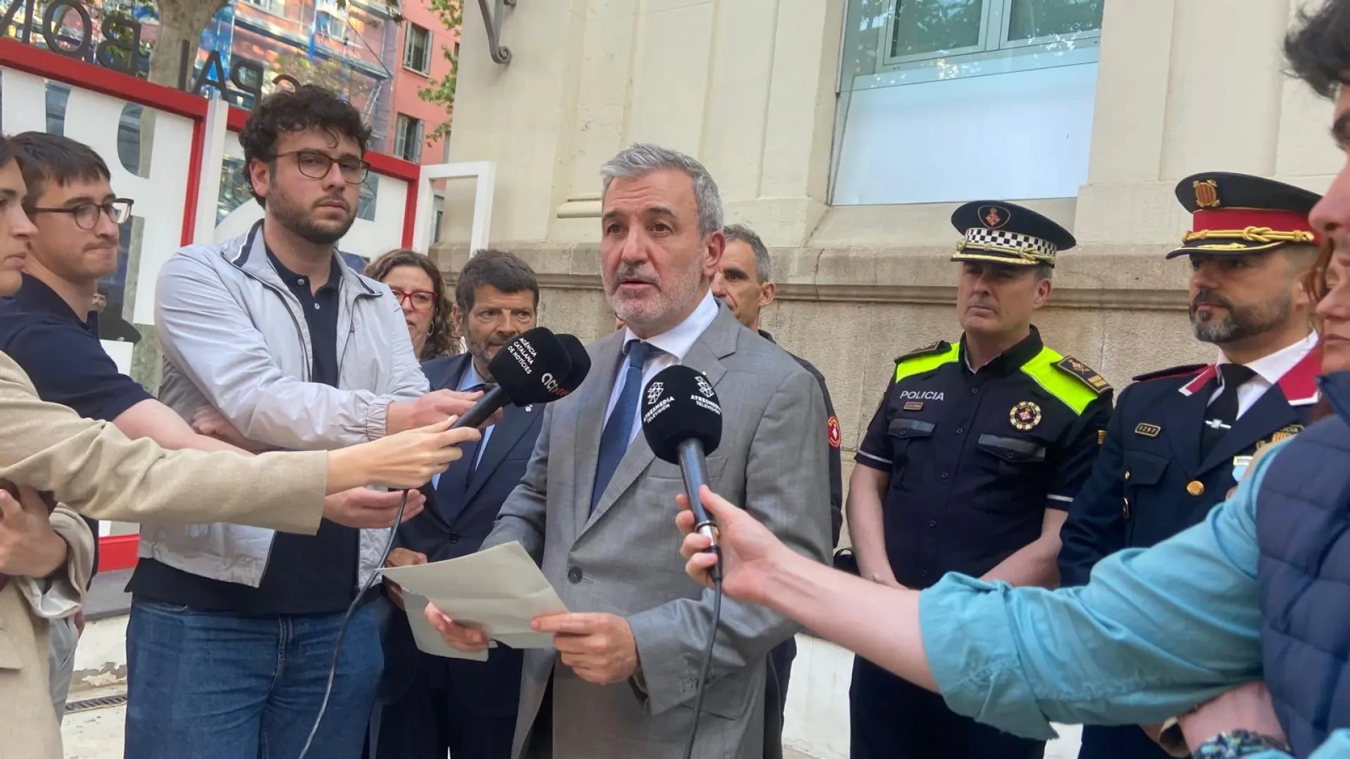 Barcelona mantendrá abiertos tres pabellones deportivos para albergar a ciudadanos que no puedan volver a sus casas