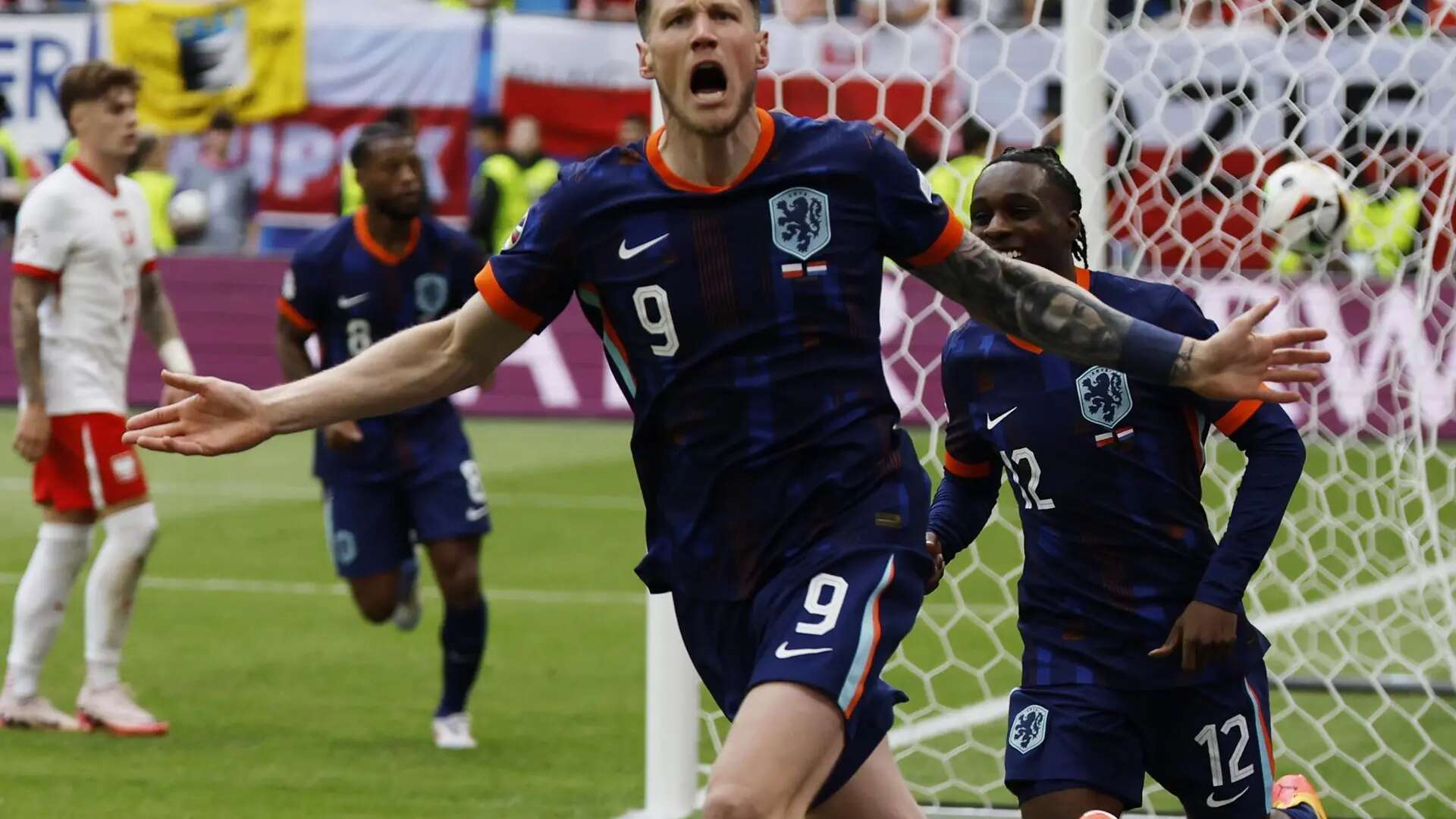 Un gol de Weghorst en los últimos minutos le da la victoria a Países Bajos