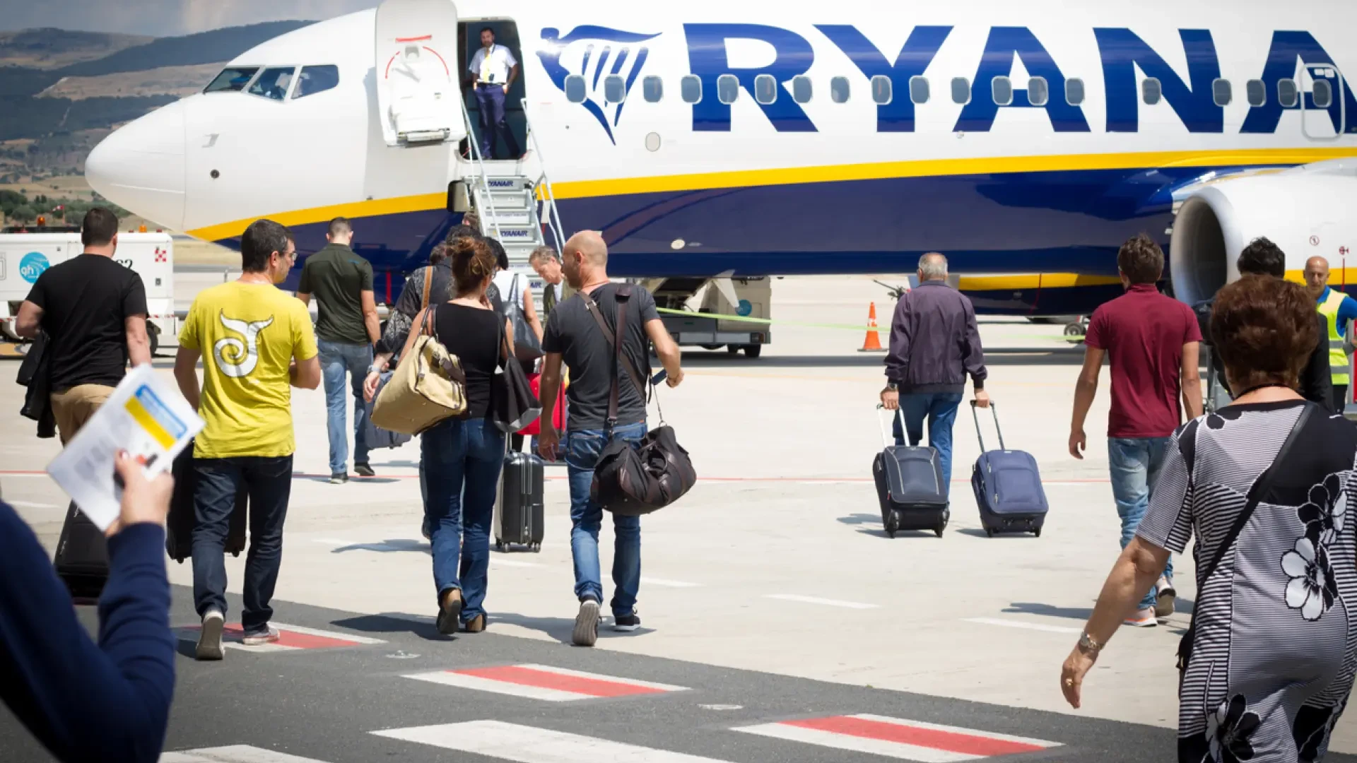 Ryanair aumentará las medidas del equipaje de mano en las próximas semanas: este es el nuevo tamaño