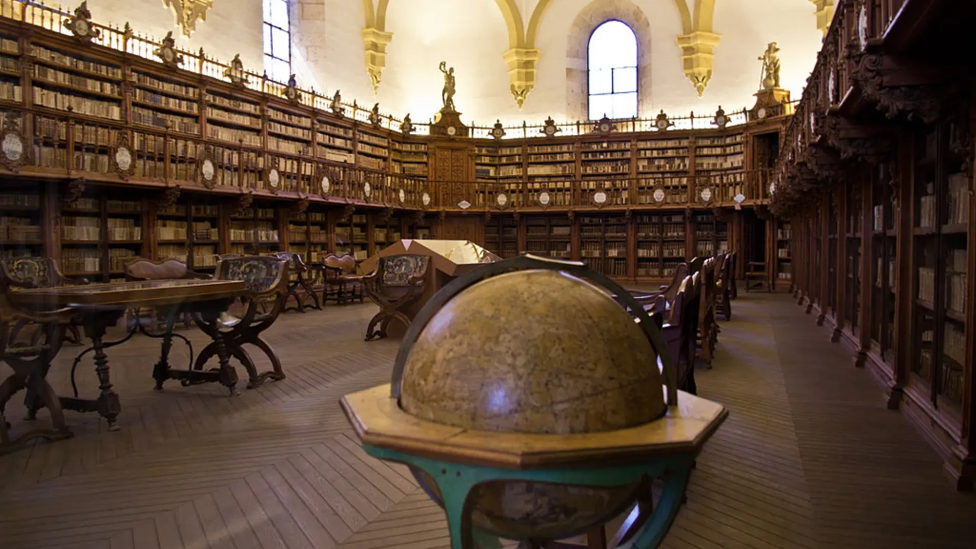 Universidades que puedes visitar y son tan bonitas que te entrarán ganas de volver a estudiar