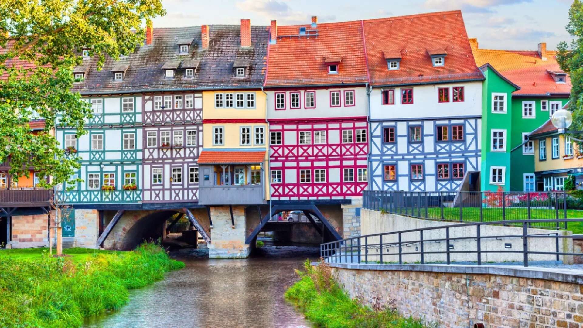 Érfurt, la colorida ciudad alemana con la sinagoga más antigua de Europa y un puente de 700 años